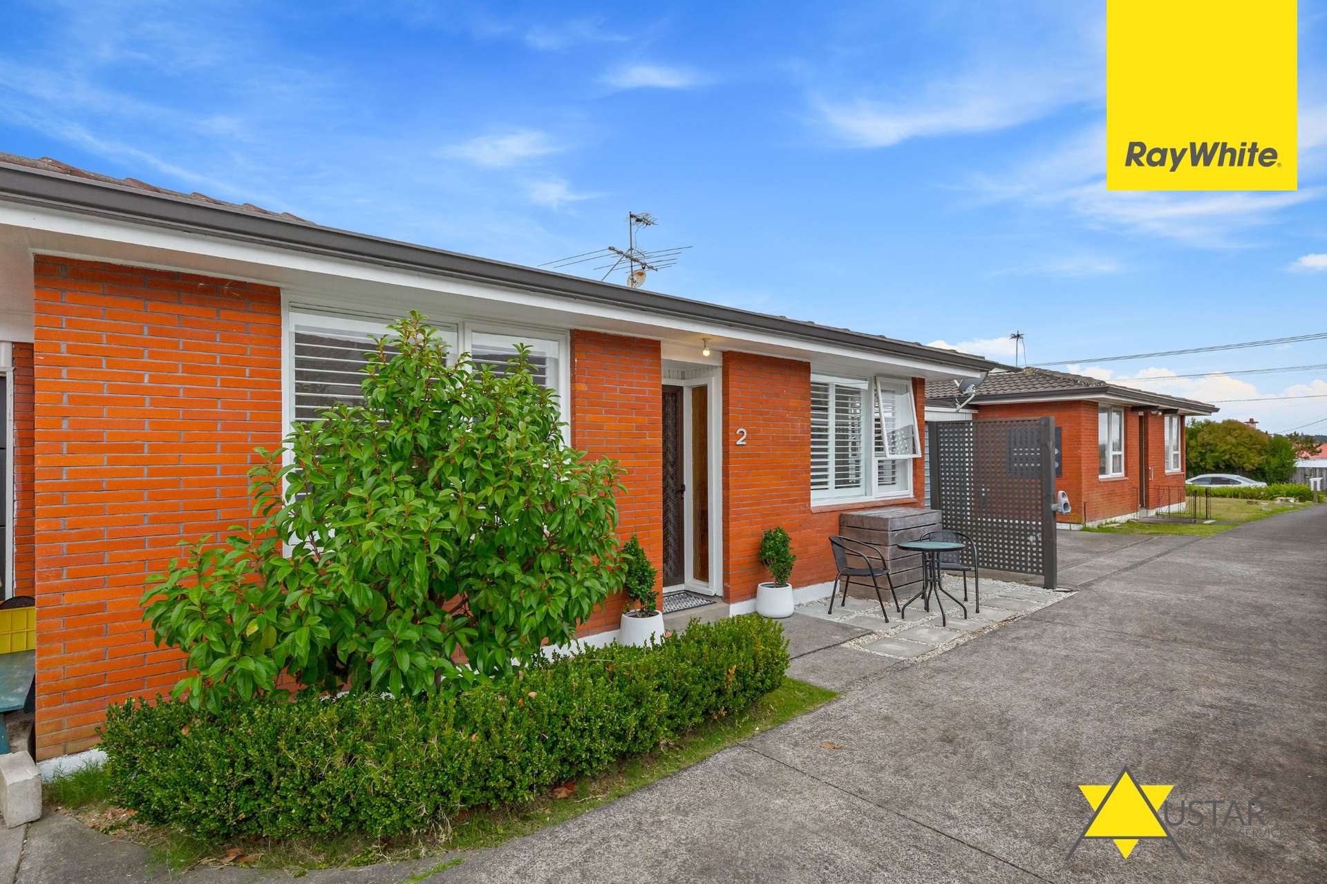 2/126 Astley Avenue photo 13