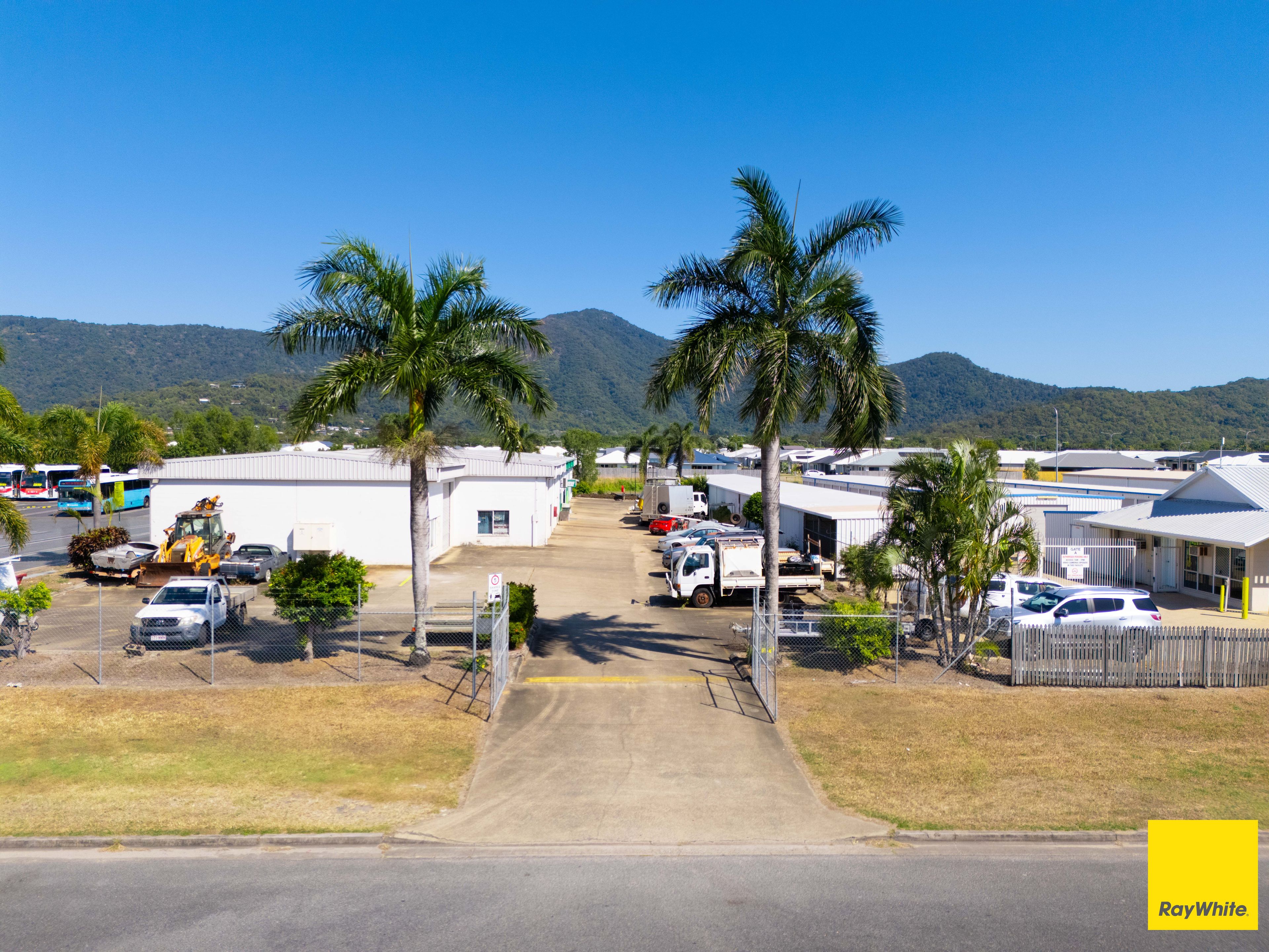 8/5-7 Mac Peak Crescent, Smithfield, QLD 4878