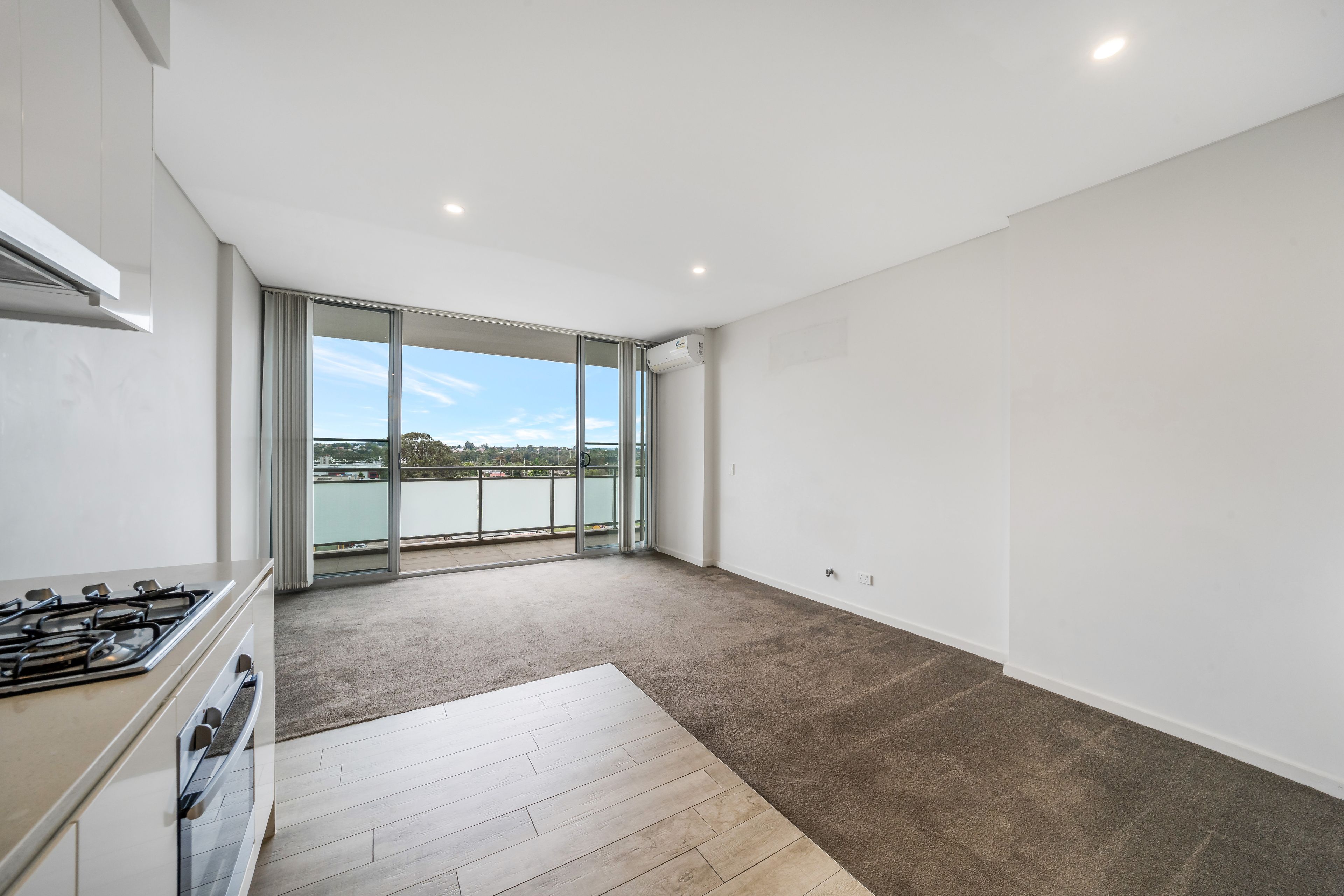 63/57-59 Lachlan Street — photo 3 of 14