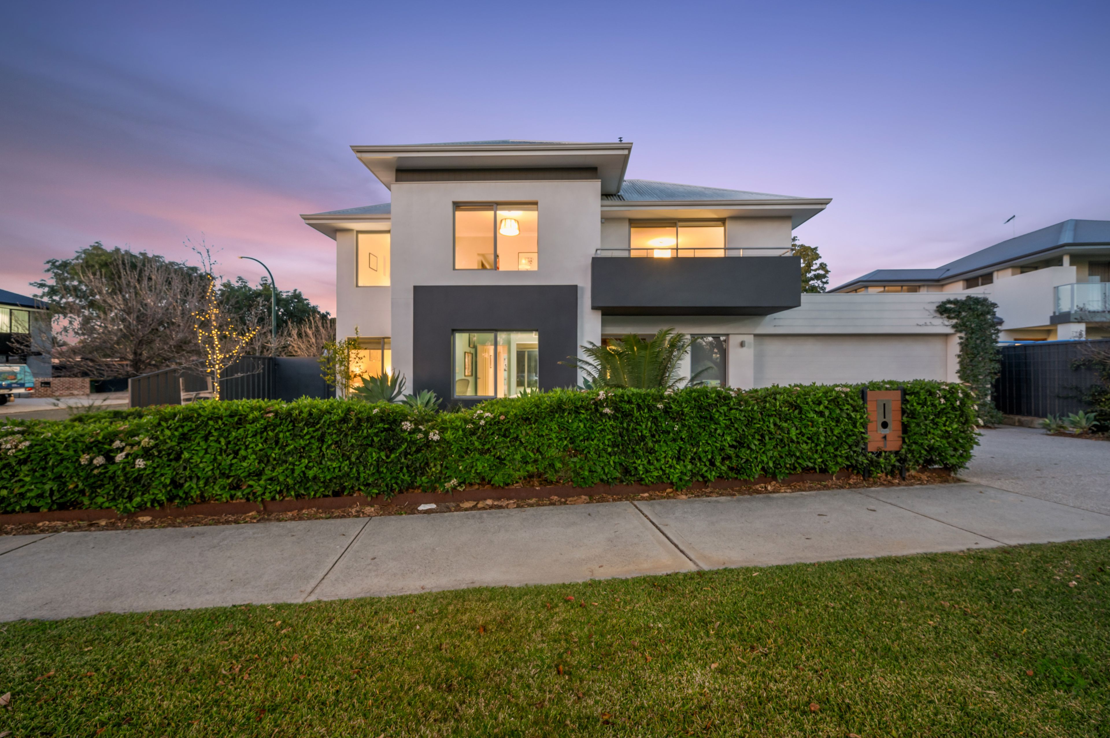 1 Henning Crescent, Manning, WA 6152