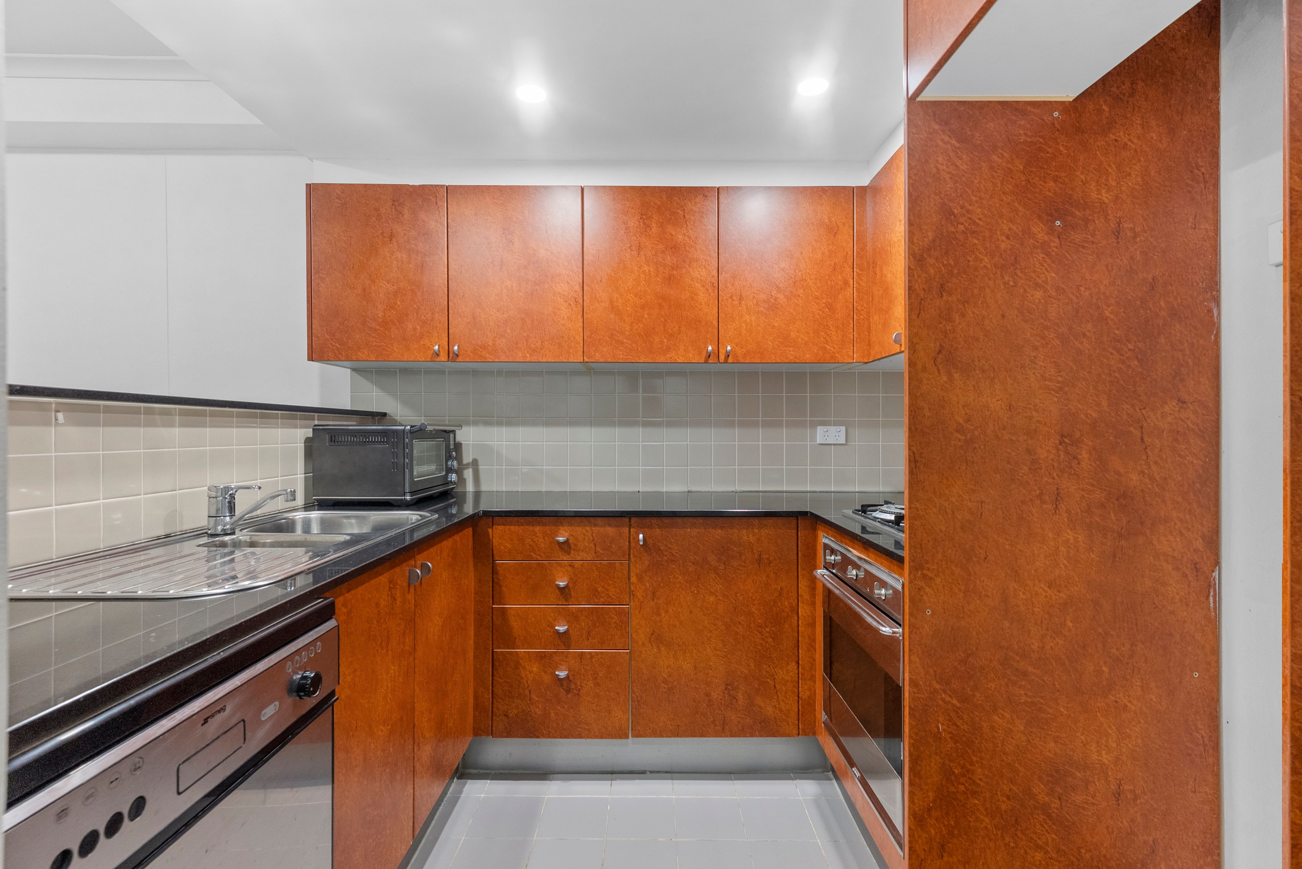 1004/5 Hosking Place — photo 5 of 10