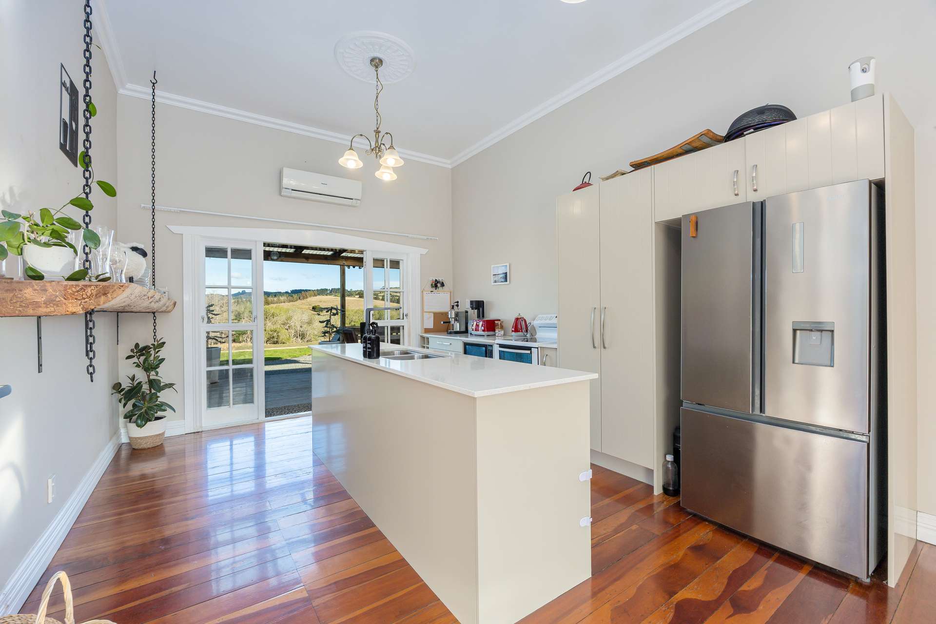 306 West Coast Road photo 9