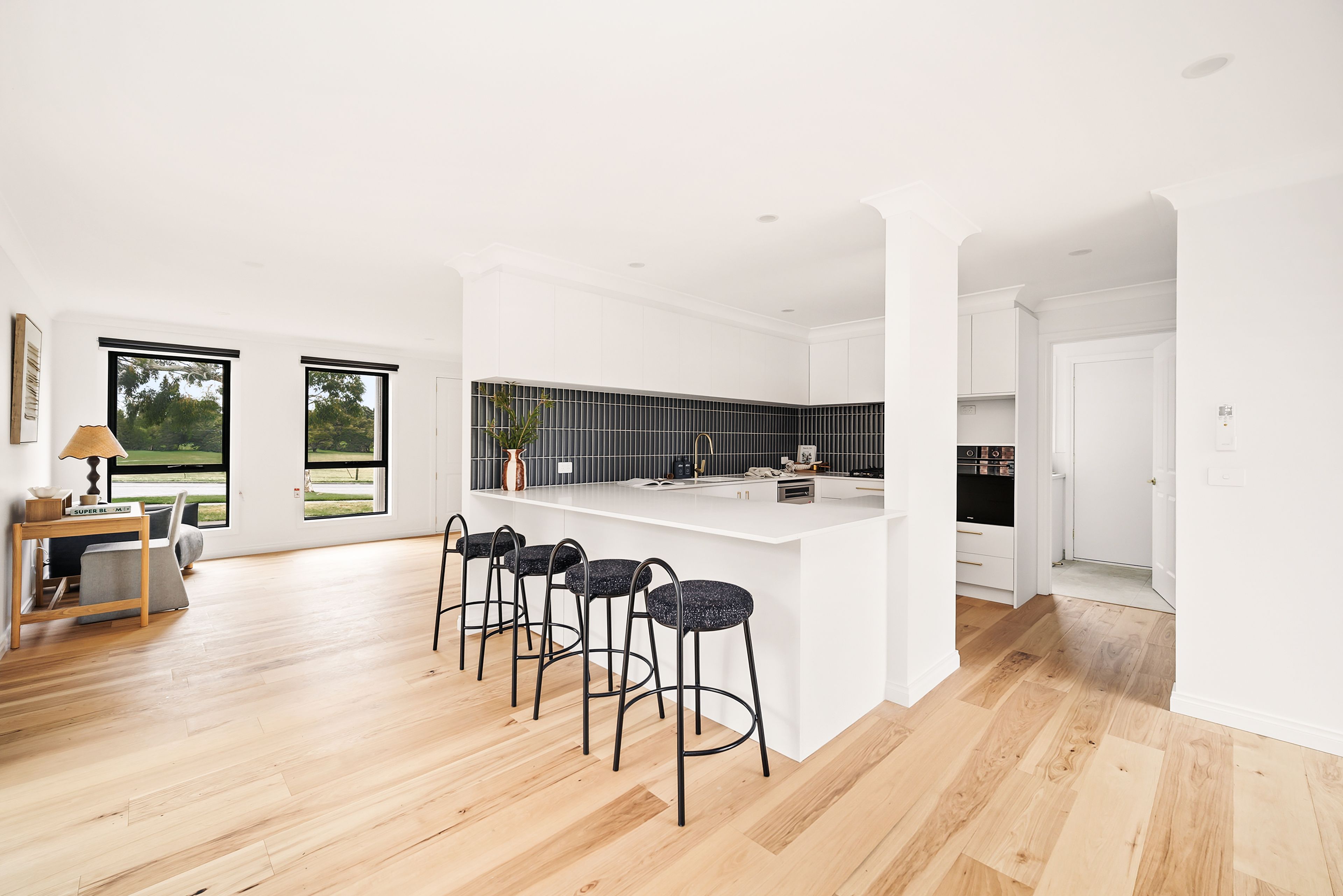 7 Mahoneys Road — photo 4 of 17