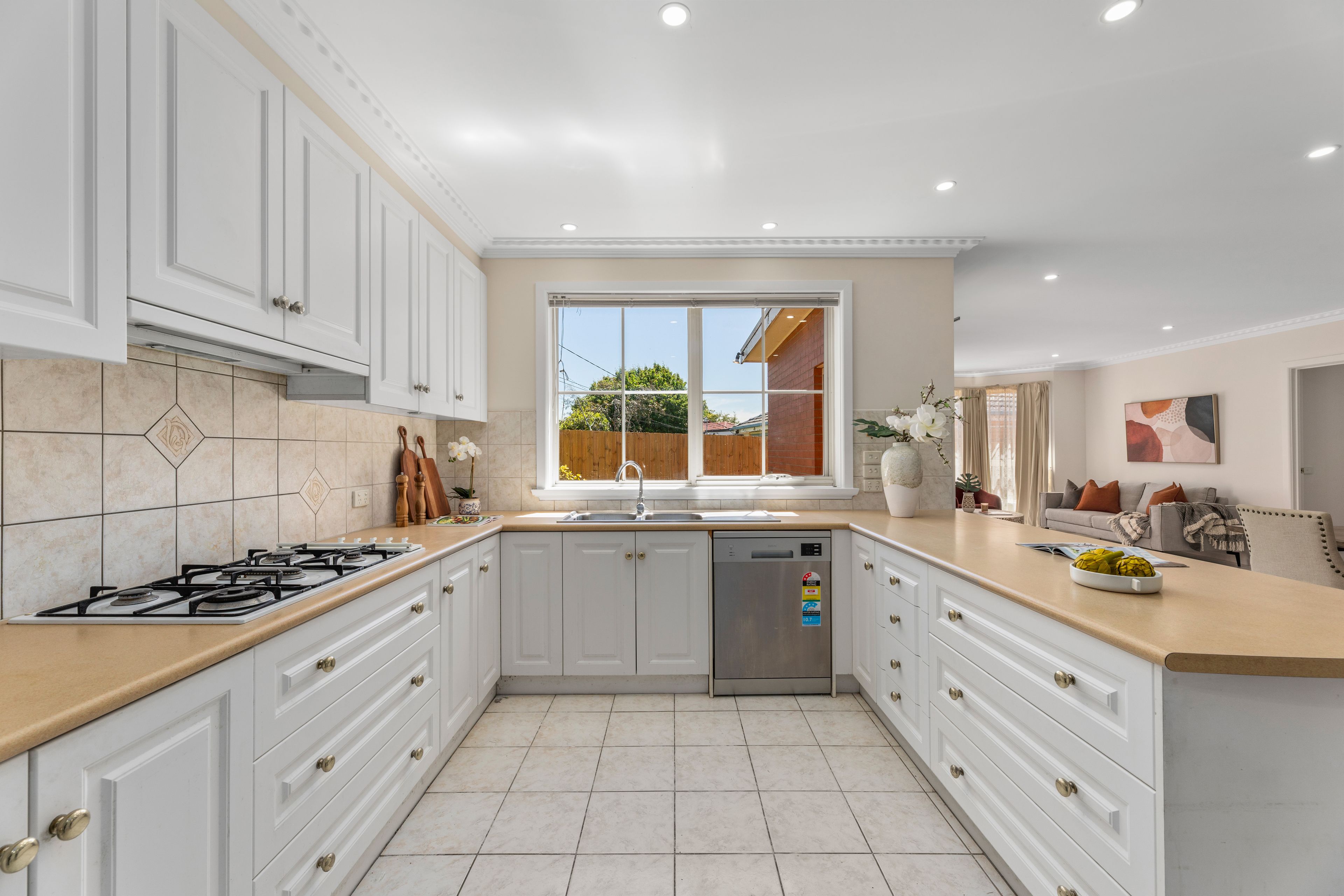 11 Robross Street, Cheltenham, VIC 3192