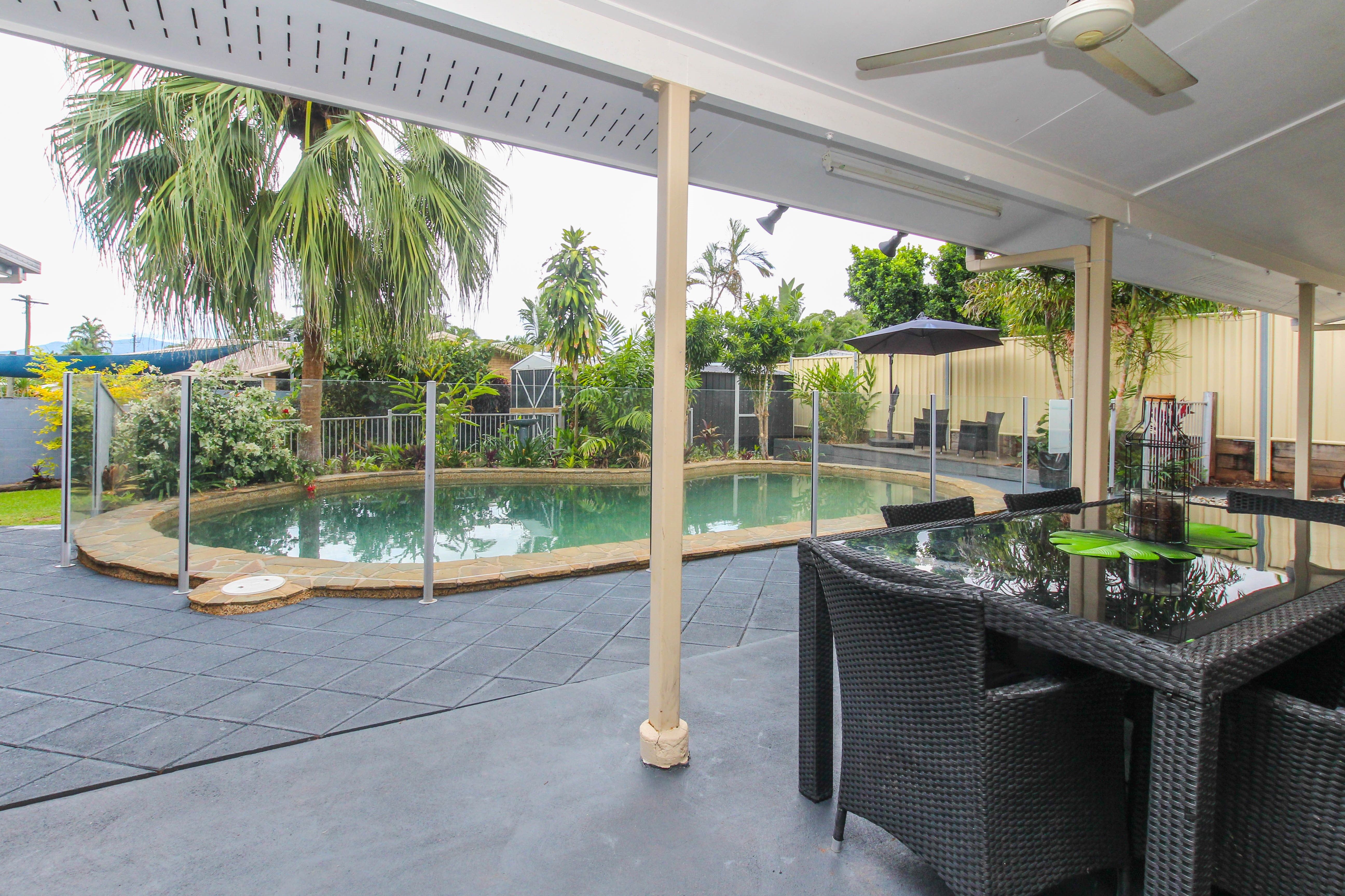 2 Rogers Close, Whitfield QLD 4870