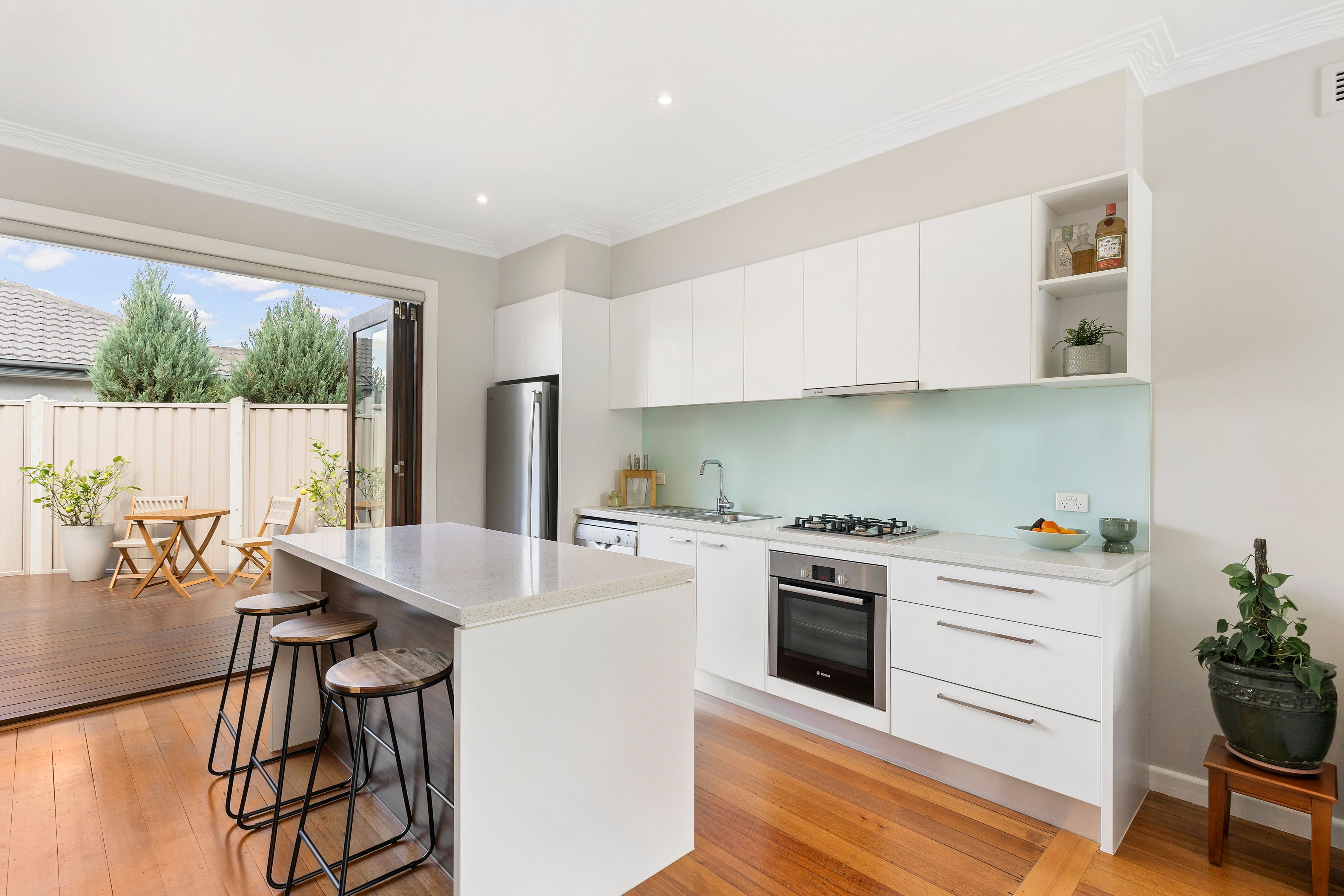 1/8 Langley Street — photo 4 of 12