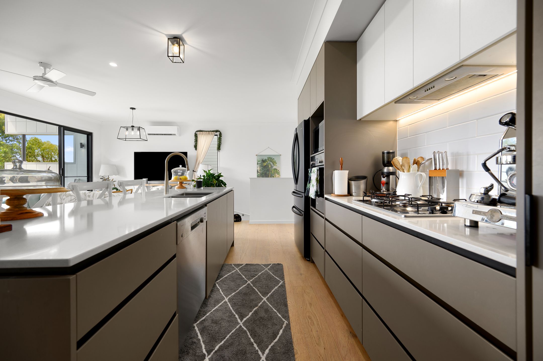 18 Foreshore Street, Coomera QLD 4209