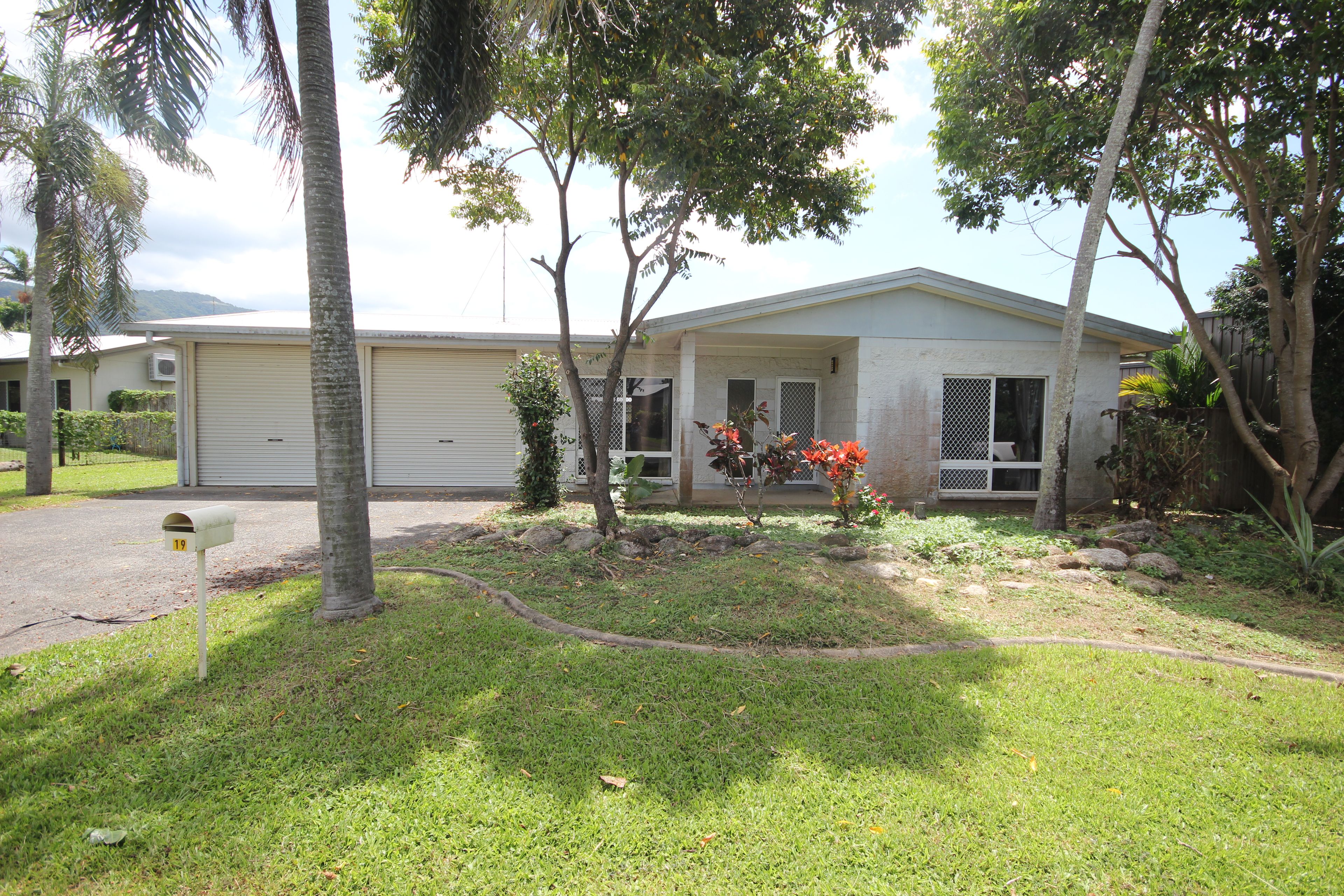 19 Mclaughlin Road, Bentley Park QLD 4869