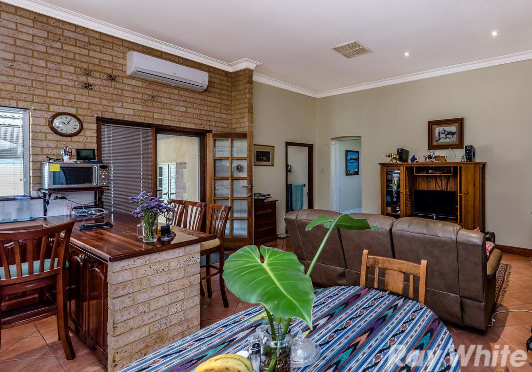 138 Shenton Street, Beachlands, WA 6530