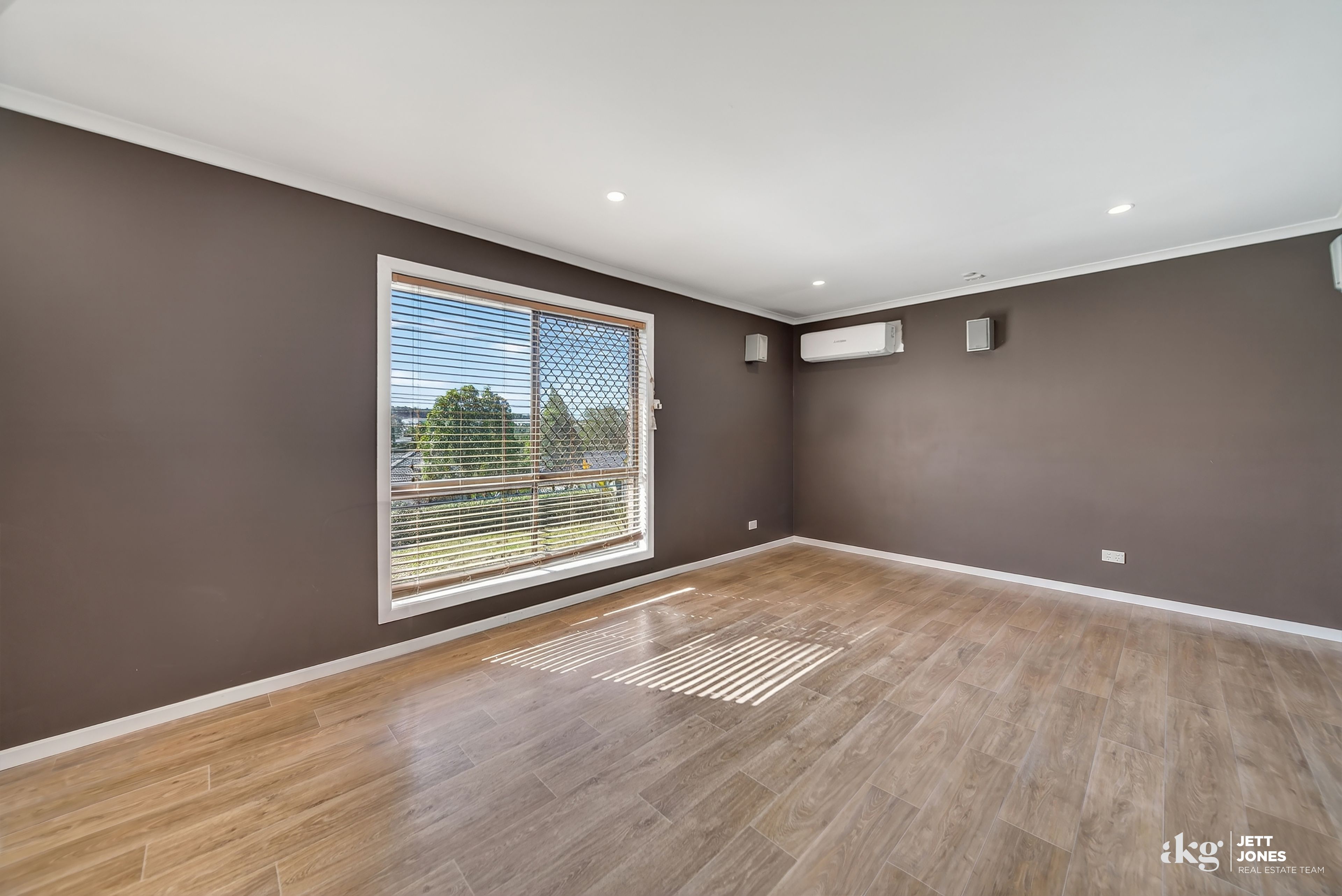 64 Radiata Street — photo 11 of 19