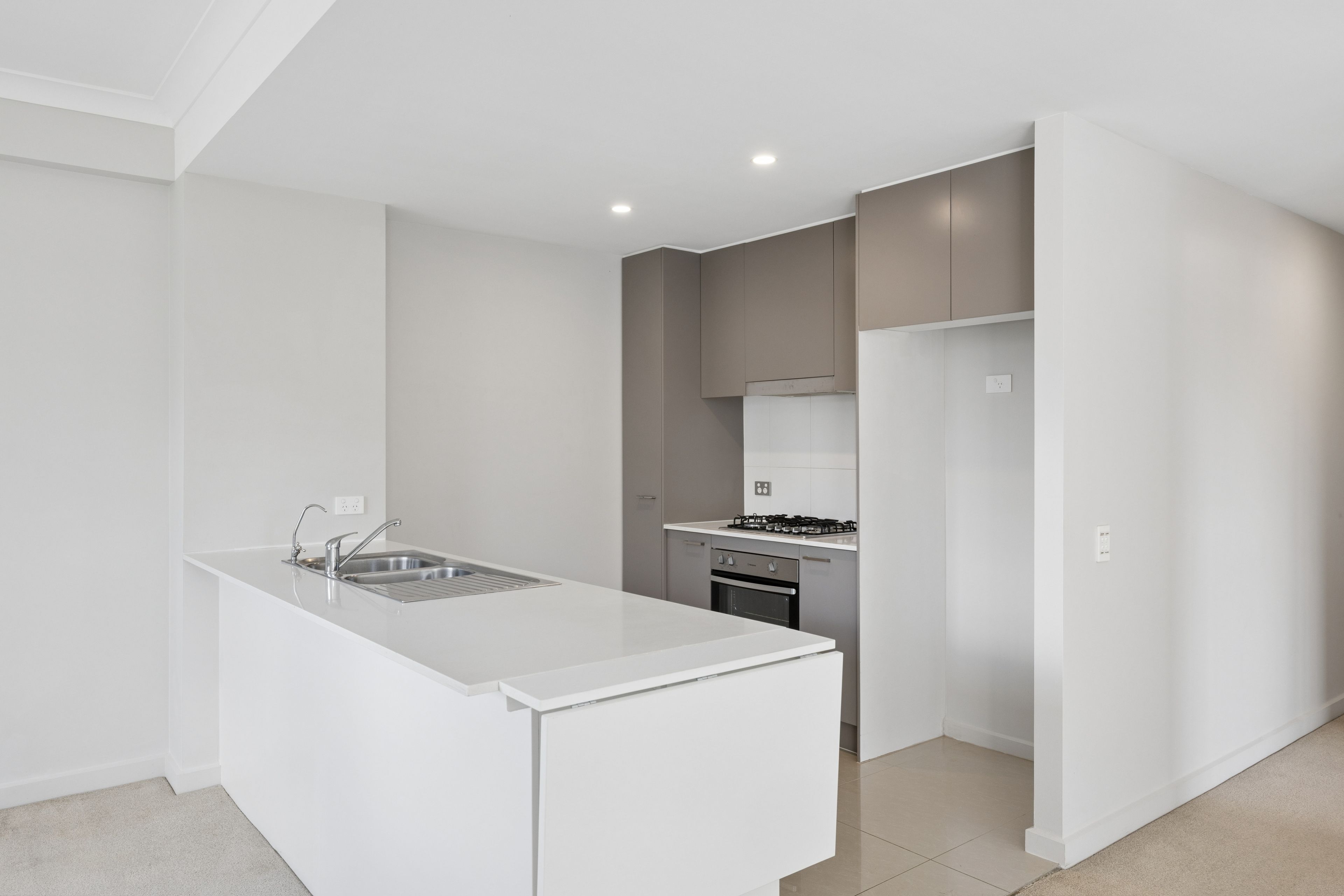 34/1 Meryll Avenue — photo 3 of 9