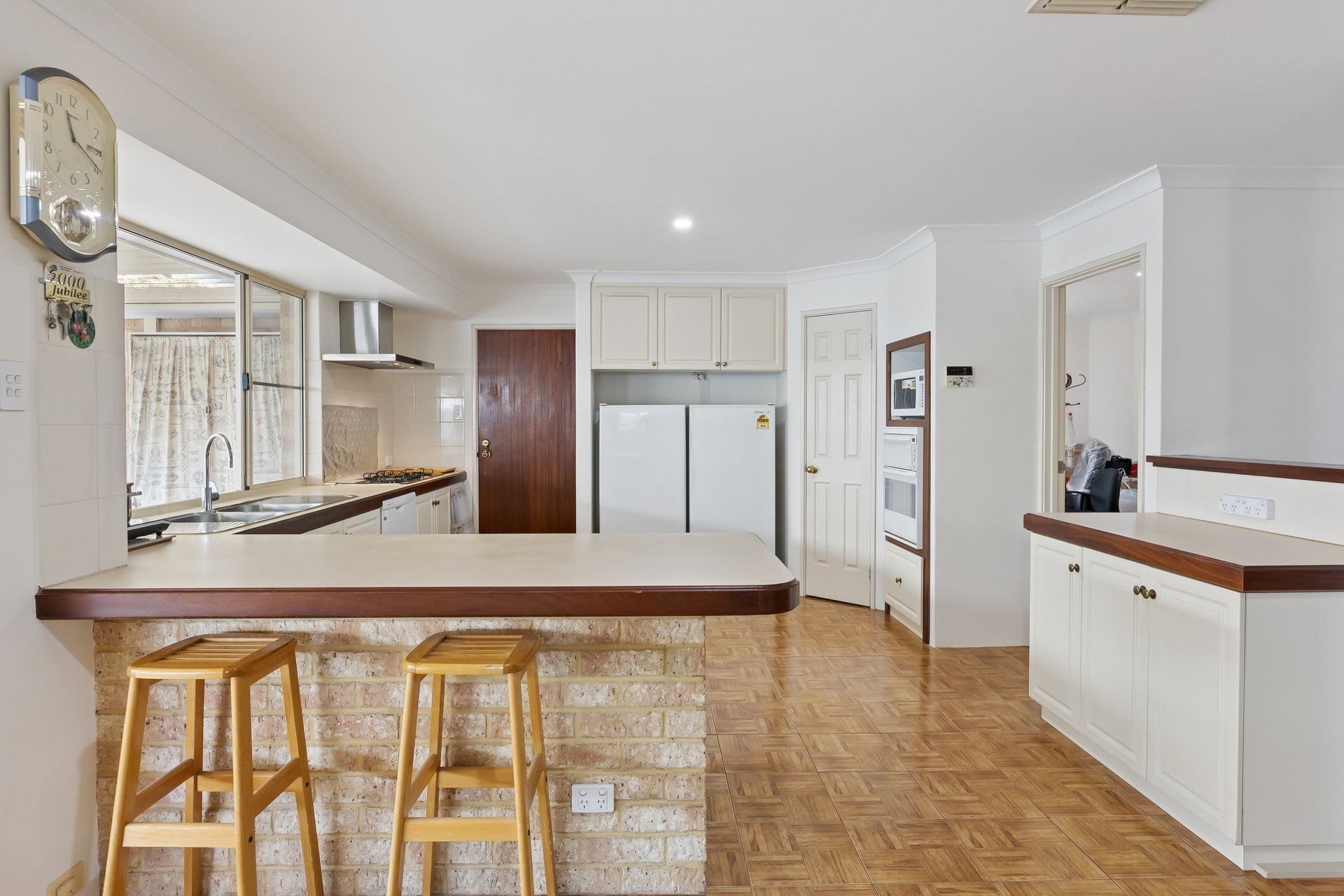 1 Abbotswood Drive, Landsdale, WA 6065