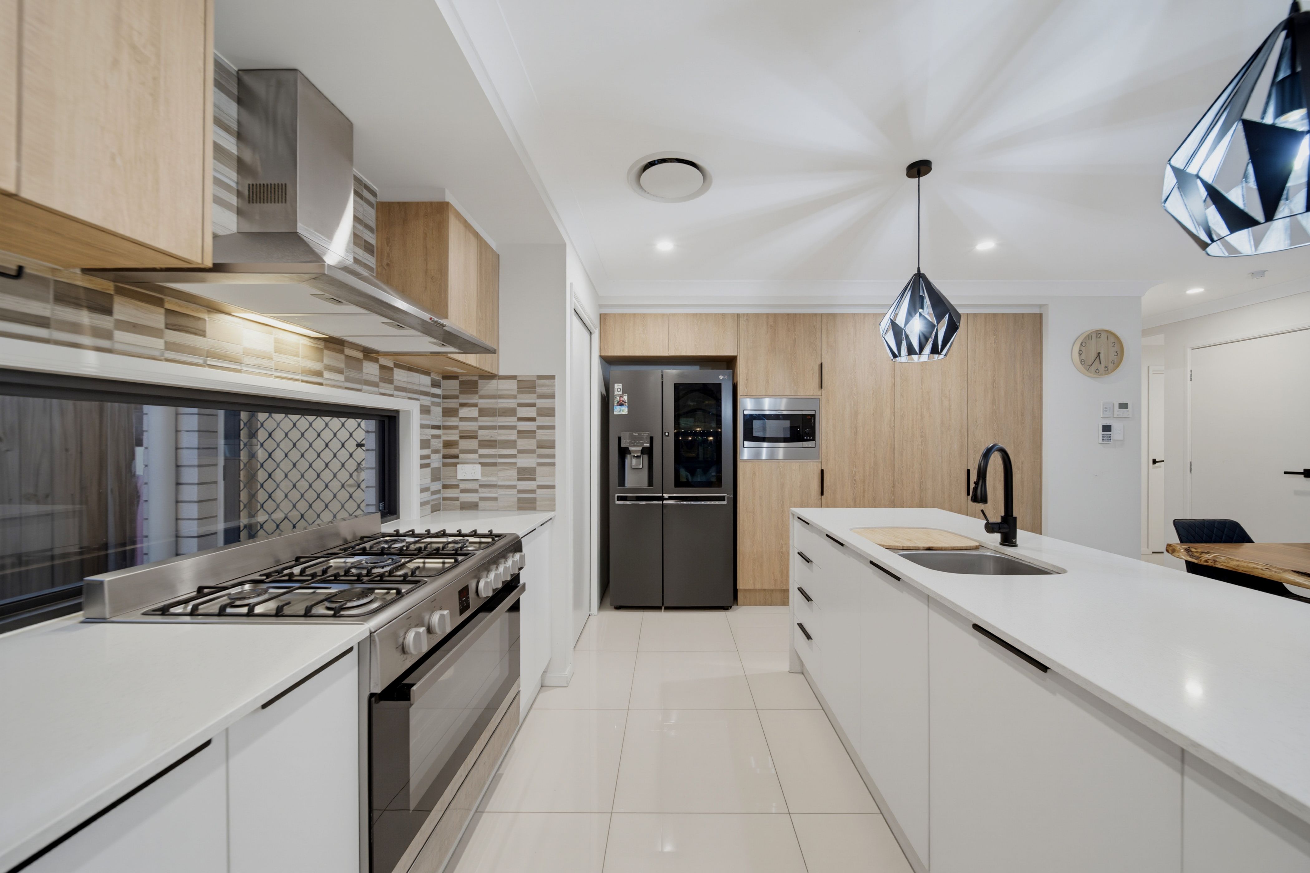 11 Baronet Place — photo 5 of 25