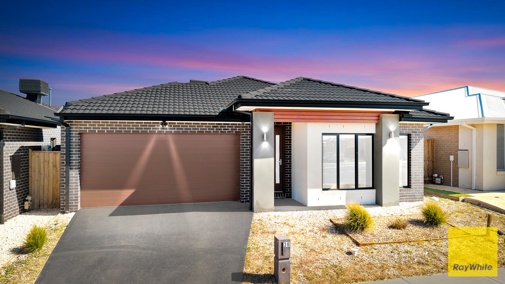 38 Whitecross Drive, THORNHILL PARK, VIC 3335