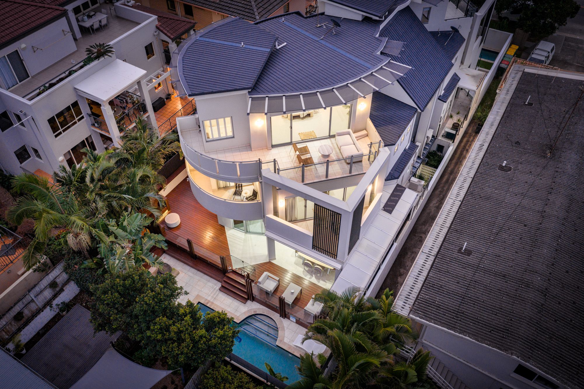2/44 Tamborine Street — photo 3 of 20