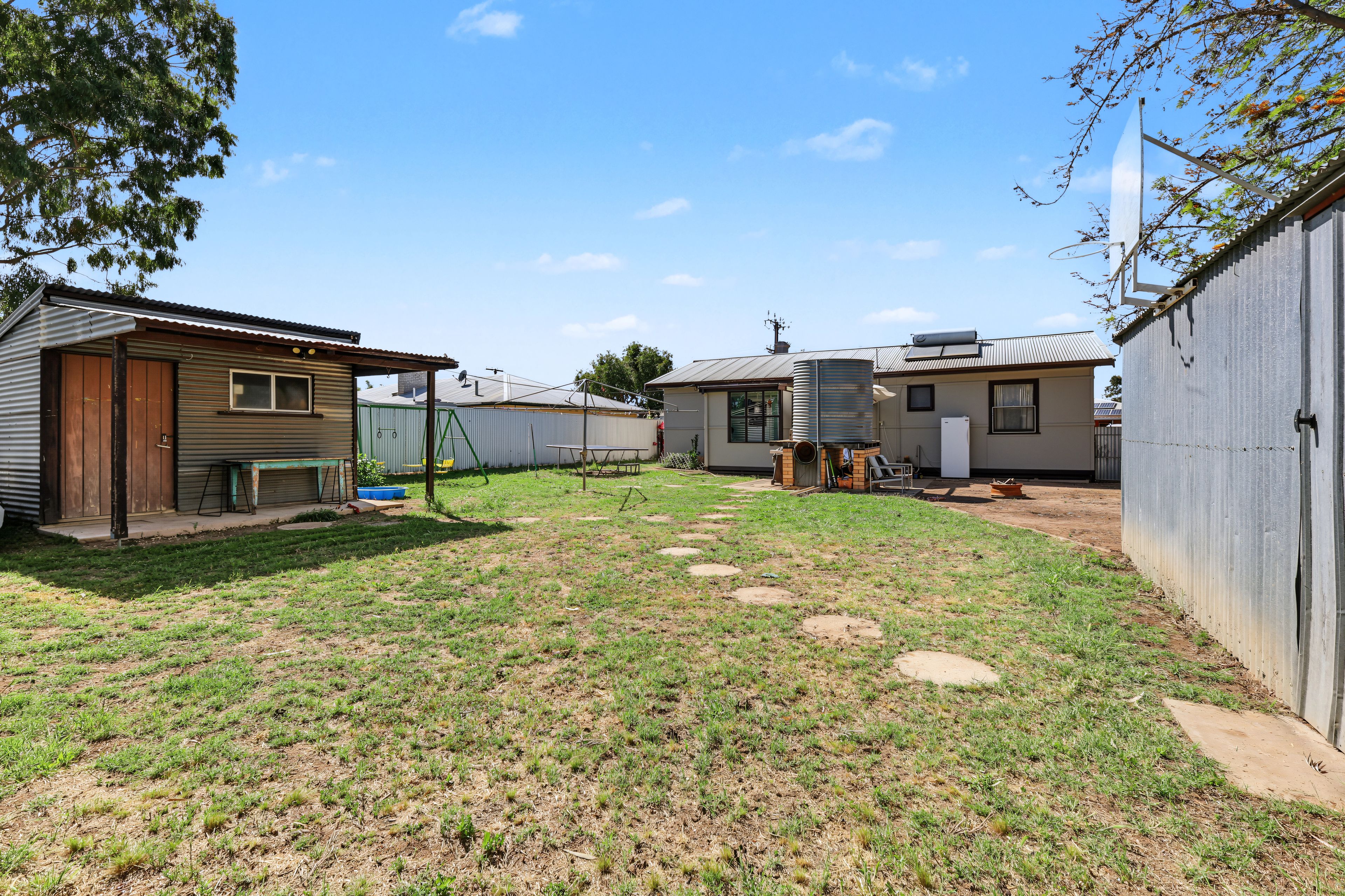 22 Acacia Crescent — photo 10 of 11