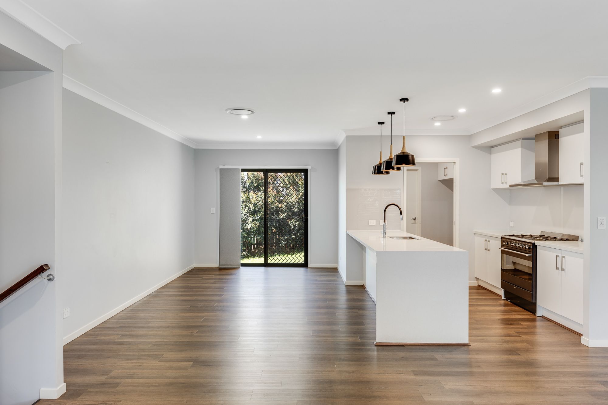 118 Webcke Crescent — photo 6 of 17