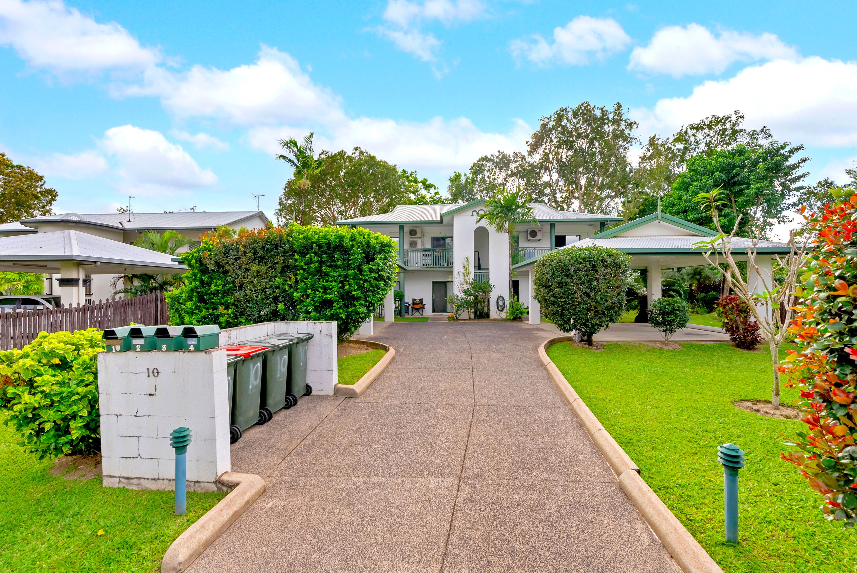 2/10 Ingham Court, Mooroobool, QLD 4870