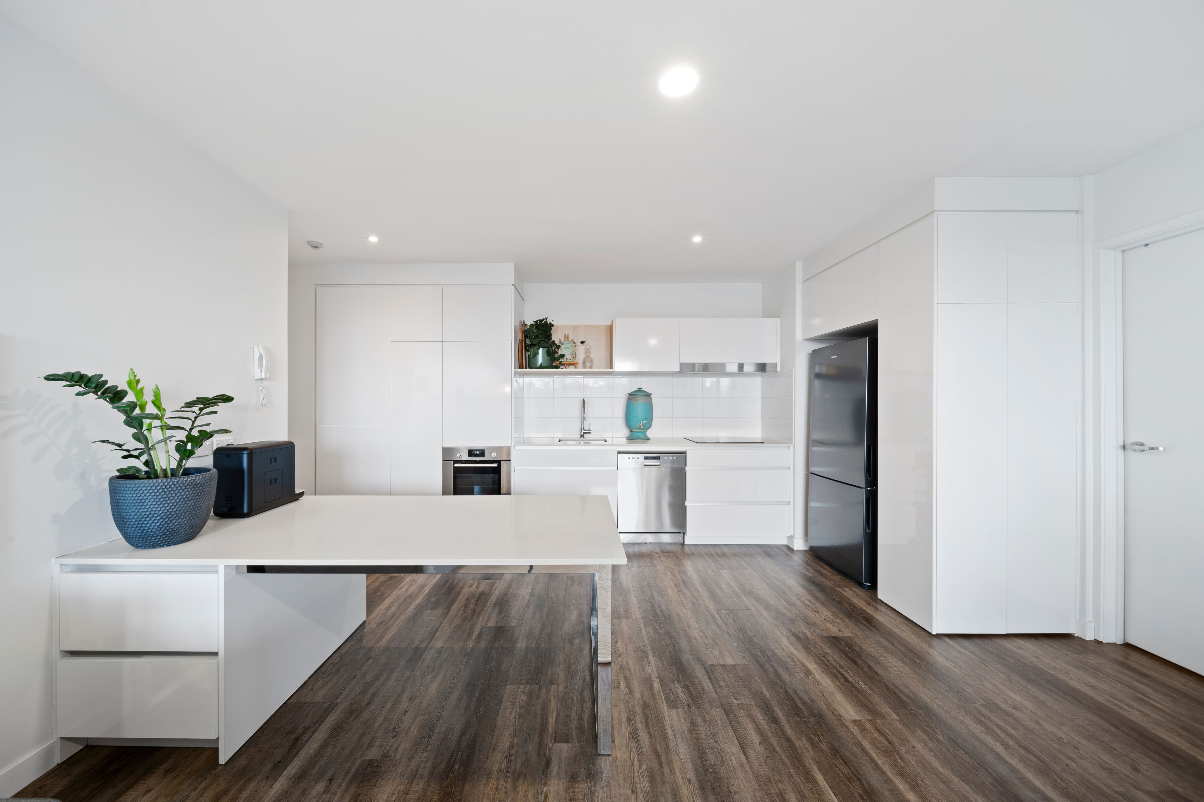209/21 Nile Street — photo 3 of 15
