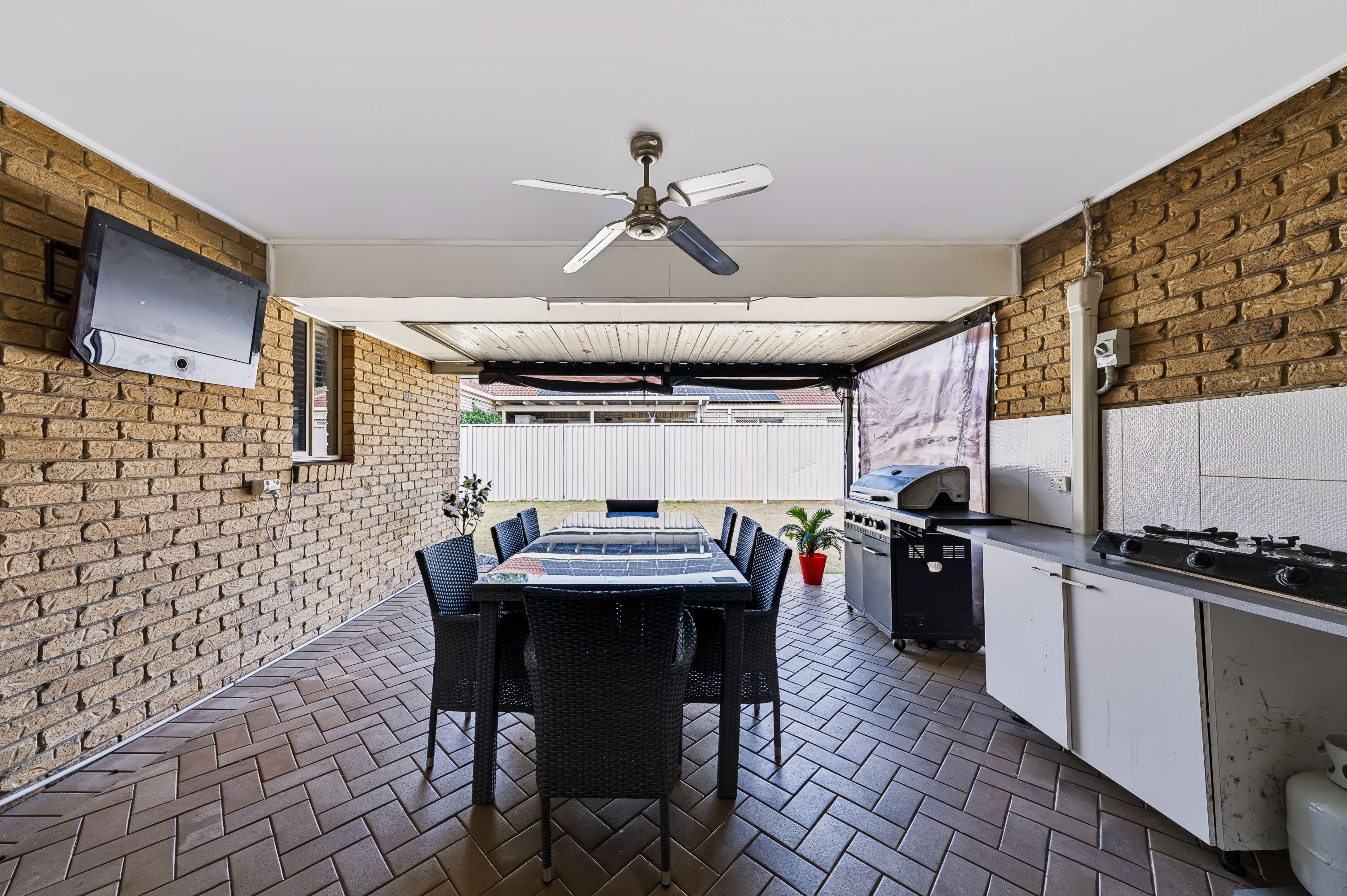 4 Whitfield Crescent — photo 17 of 24