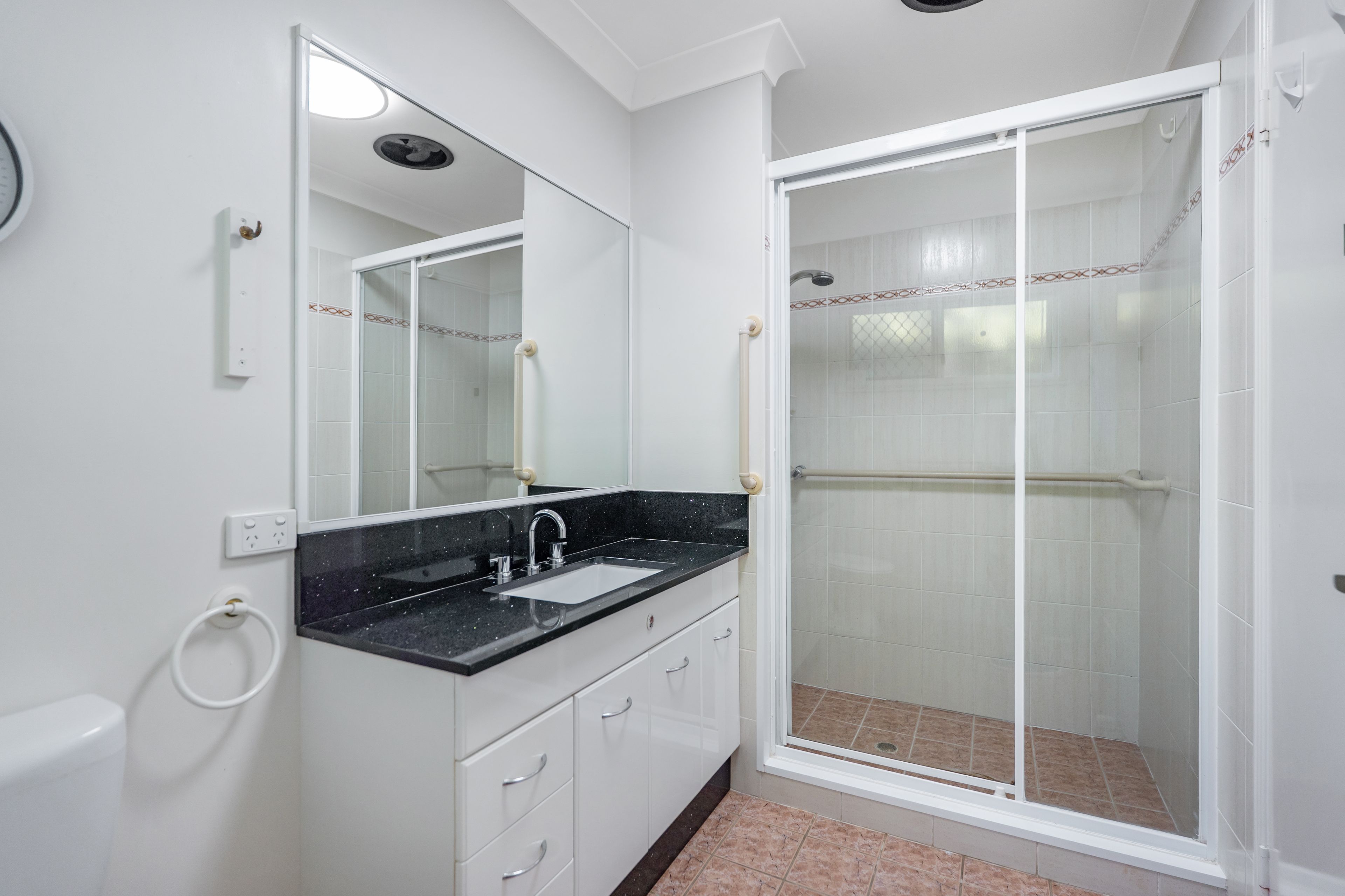 8A Maryborough Terrace — photo 13 of 26