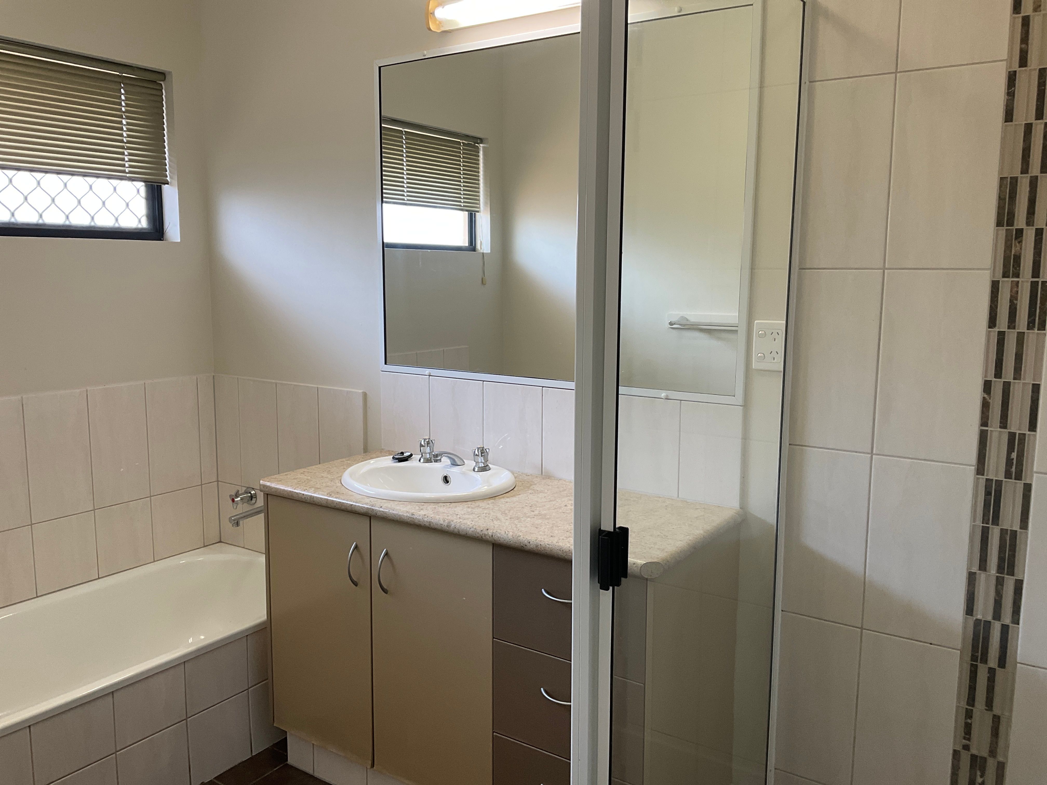 Rare 5 Bedroom home - DHA Mid Lease Sale! — photo 9 of 17