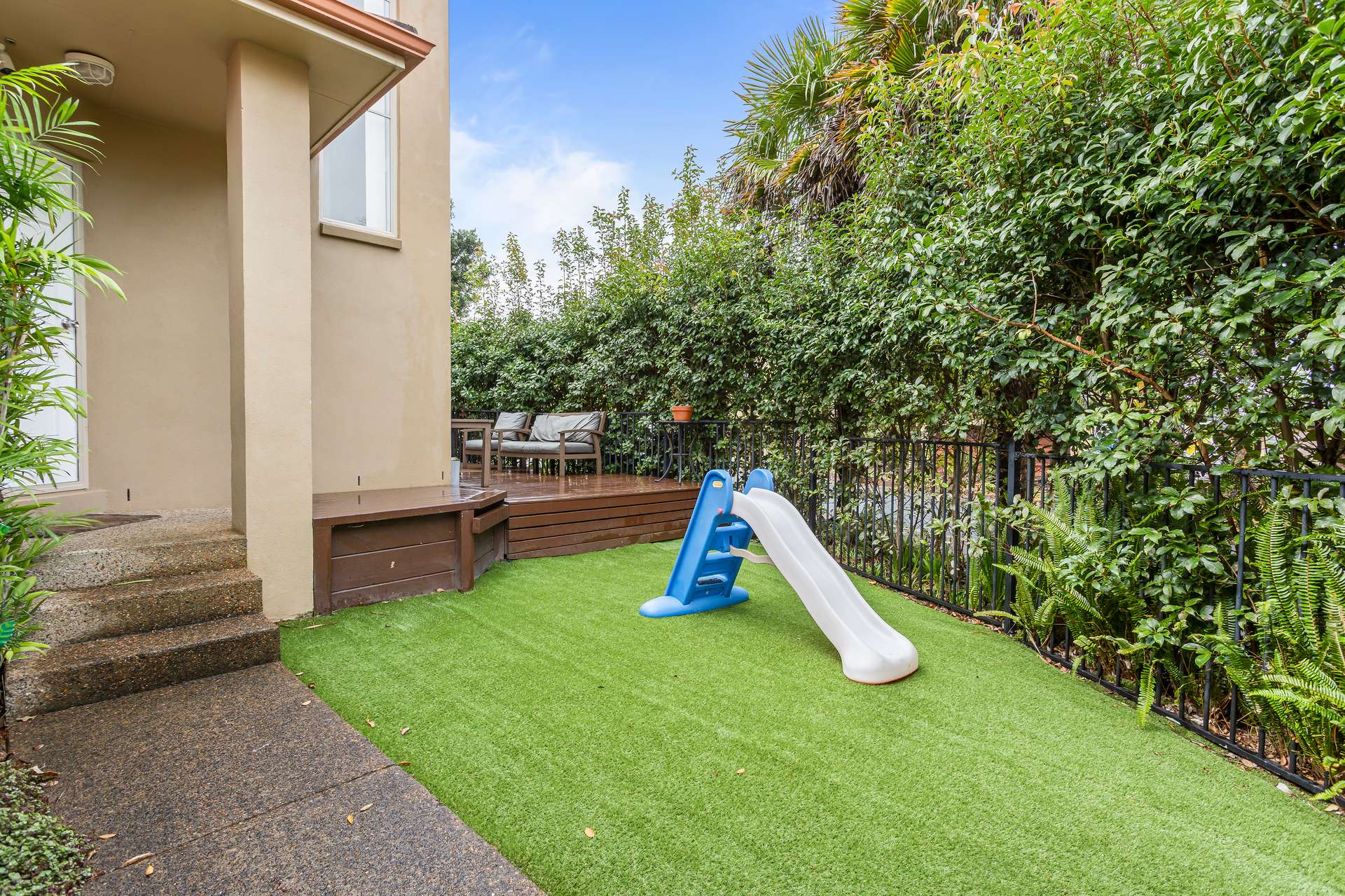 91 Nautilus Drive photo 2