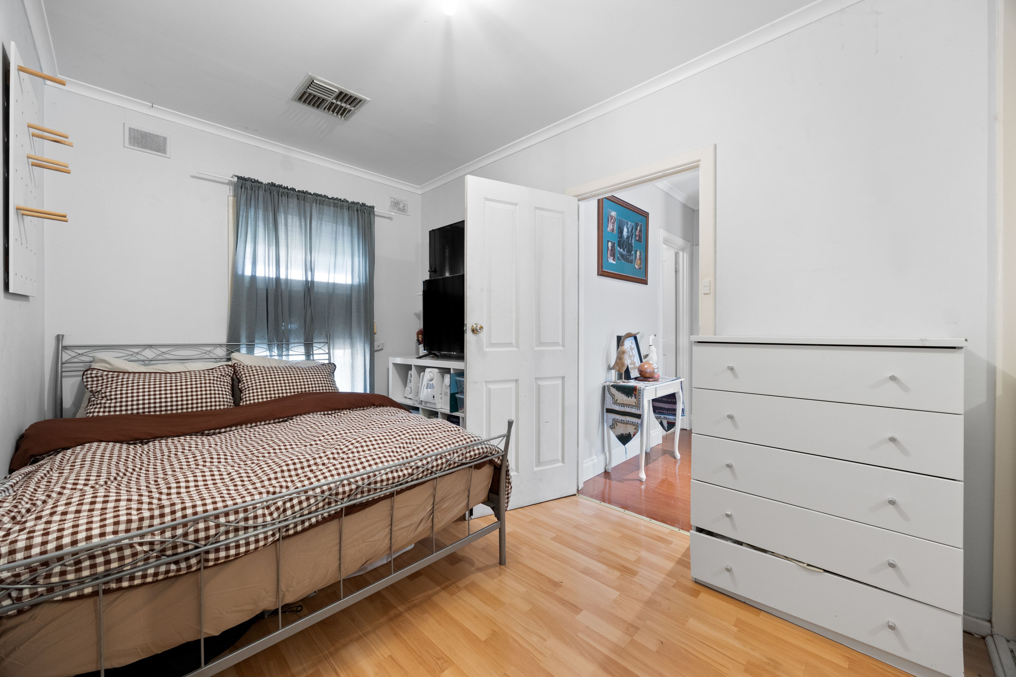 35 Mitton Avenue — photo 11 of 19