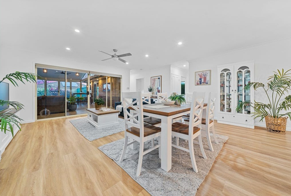 5 Omac Street, Redland Bay, QLD 4165