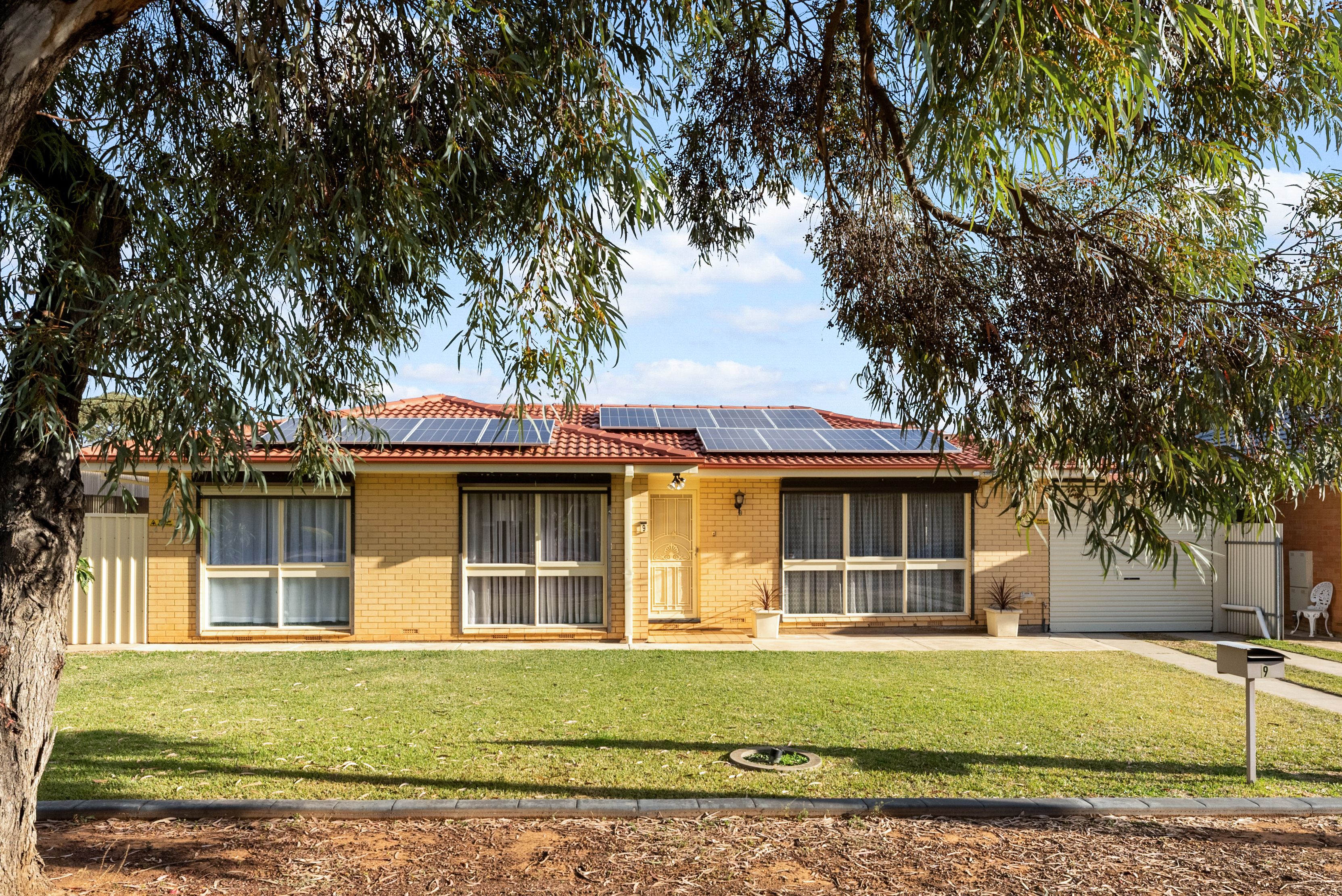 9 Hawke Crescent, Salisbury East SA 5109