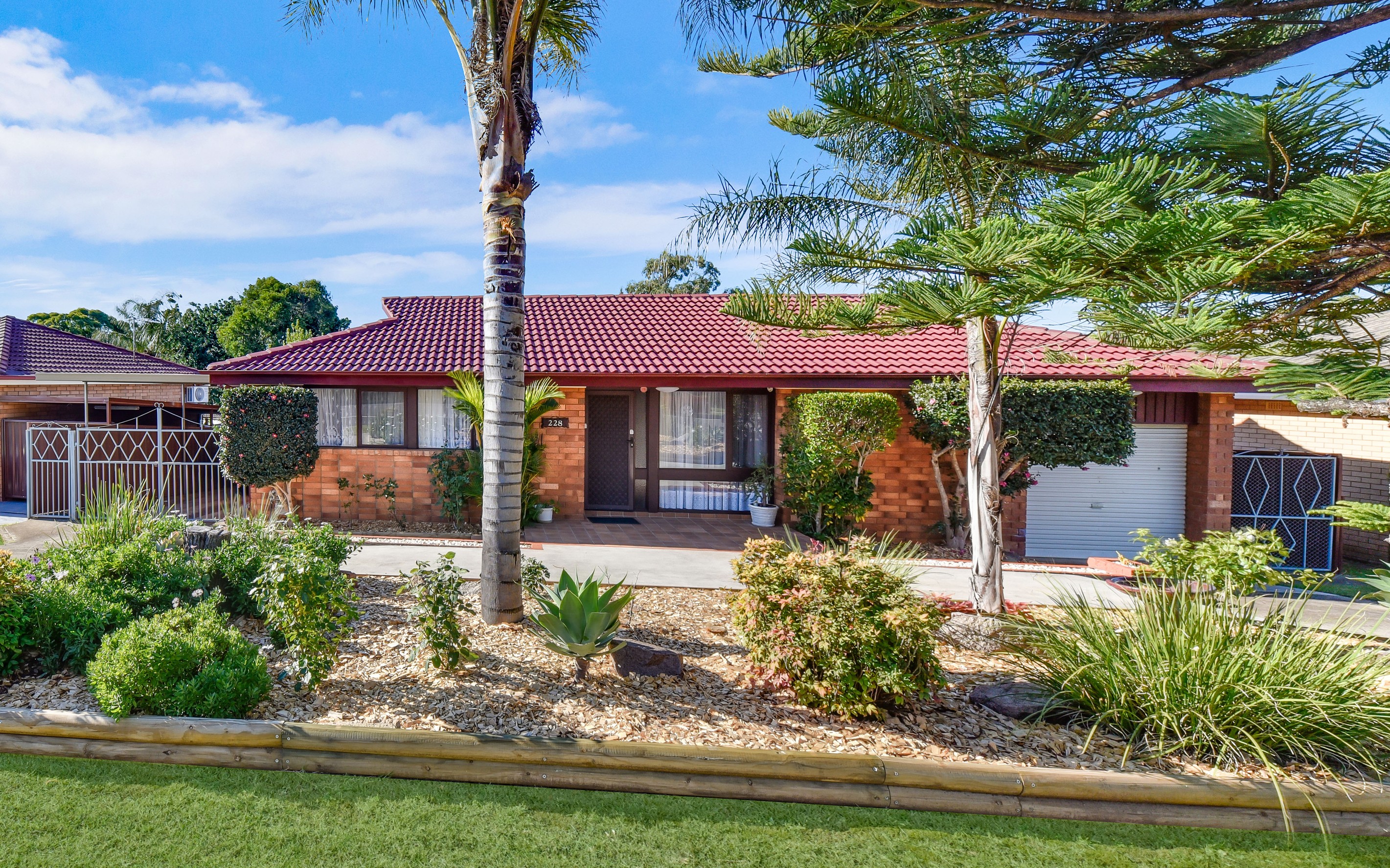 228 The Parkway, Bradbury, NSW 2560