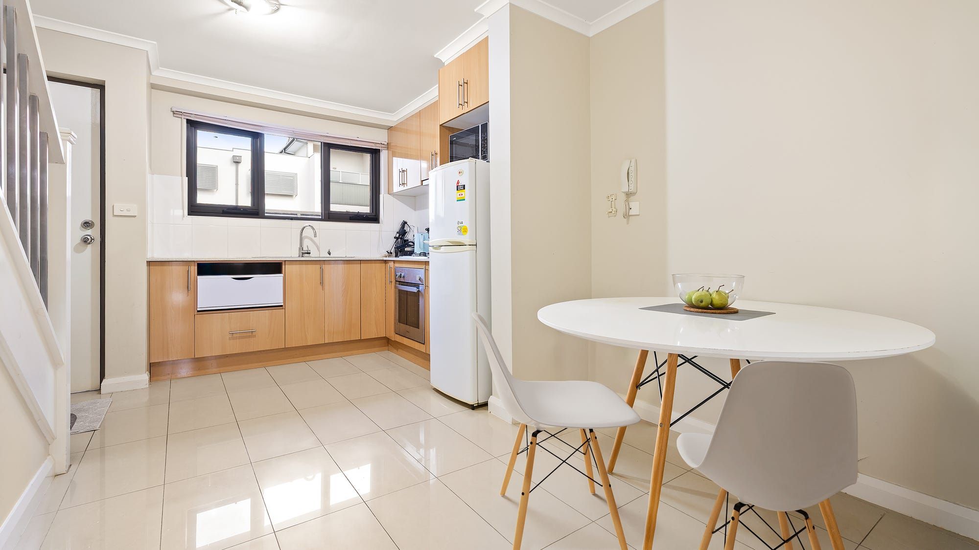 4/6 Arnott Street — photo 3 of 9