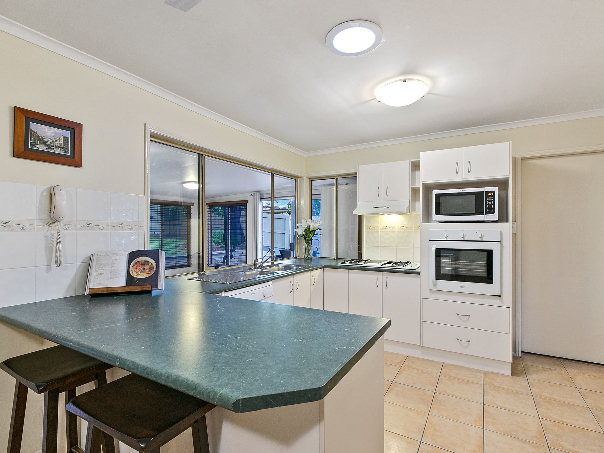 6 Nardie Street, Eight Mile Plains, QLD 4113