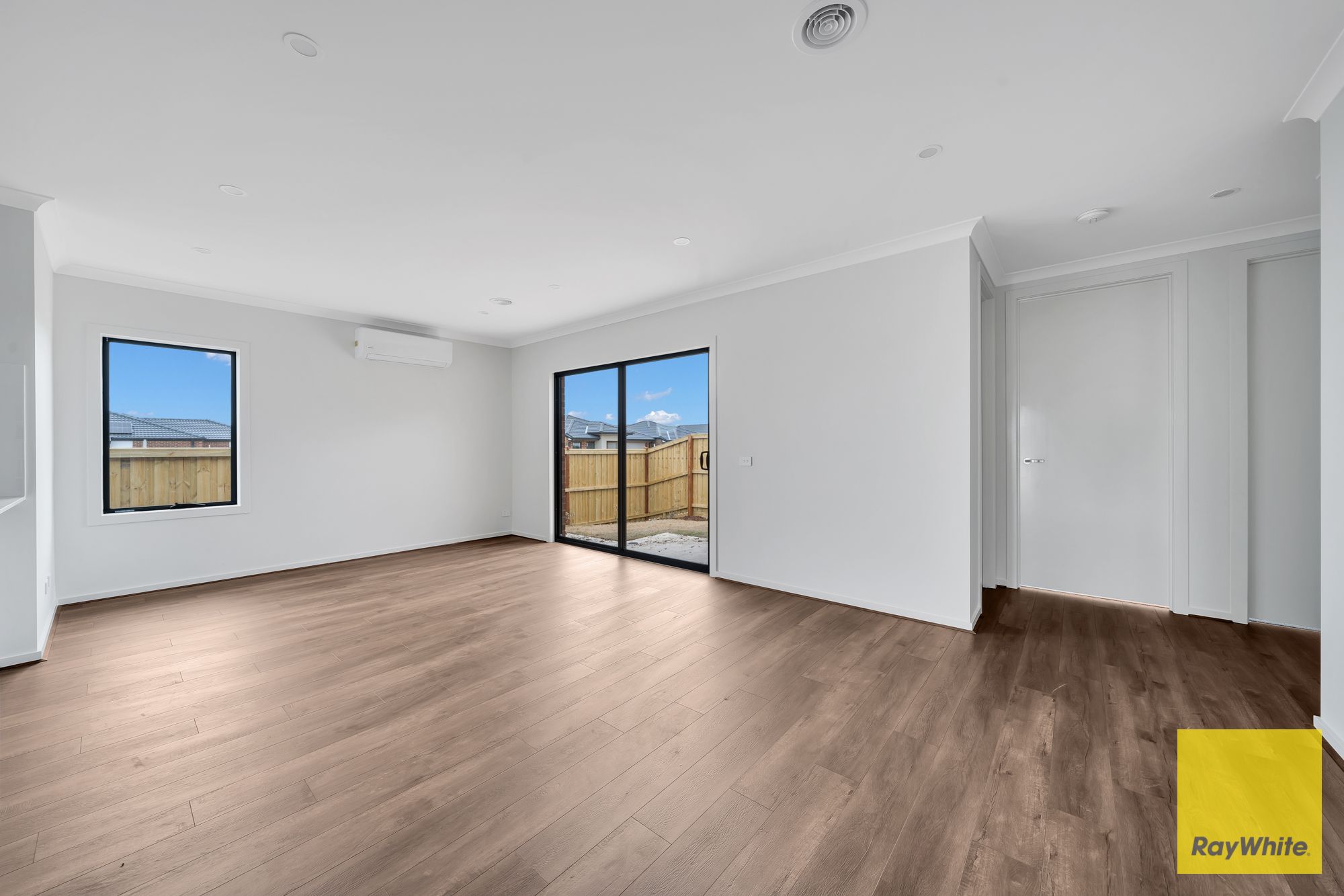 15 Fieldia Road — photo 6 of 13