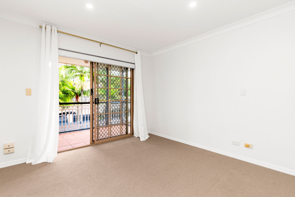 2/215 Baroona Road — photo 10 of 11