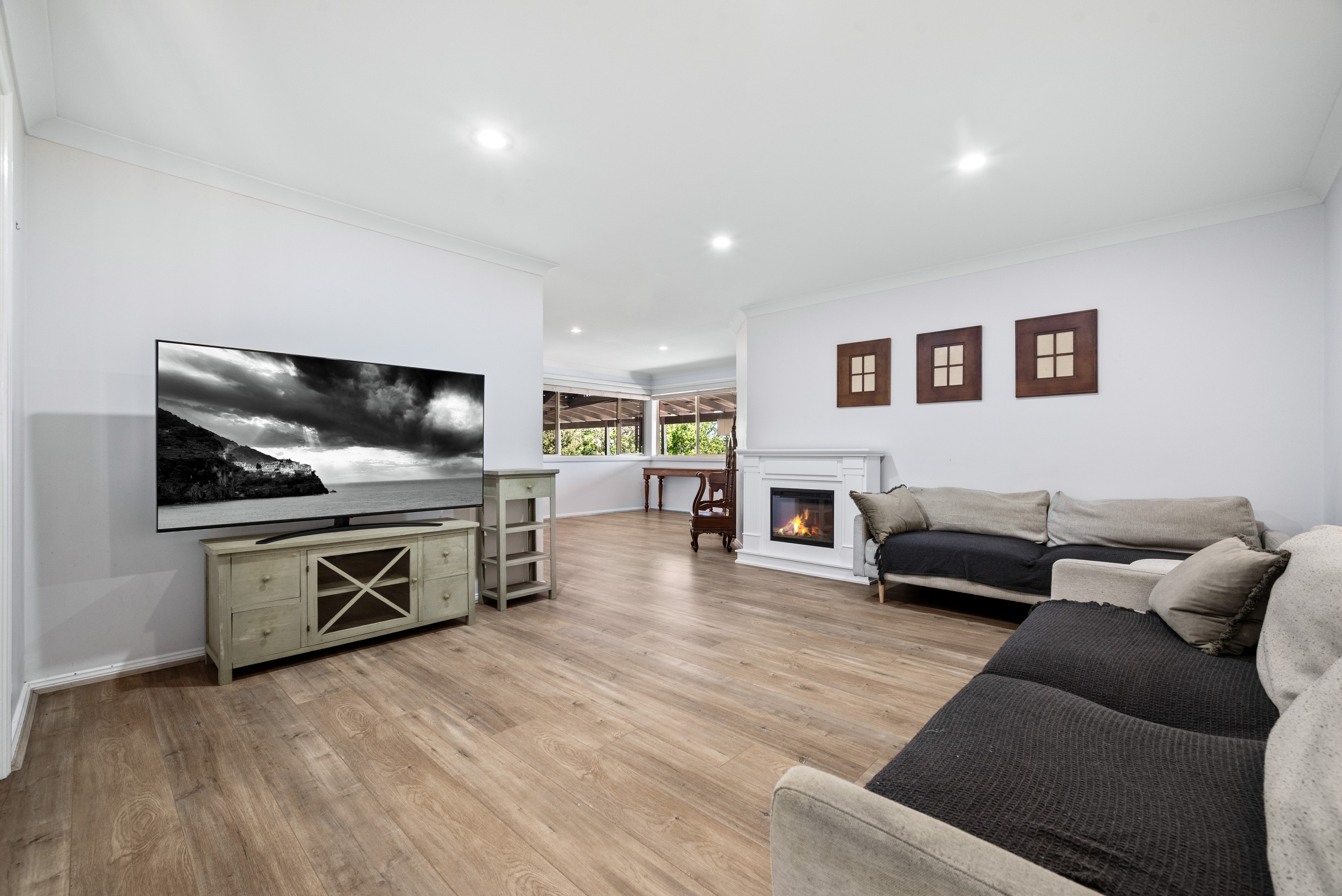 16 Mountain View Avenue, Glen Alpine, NSW 2560