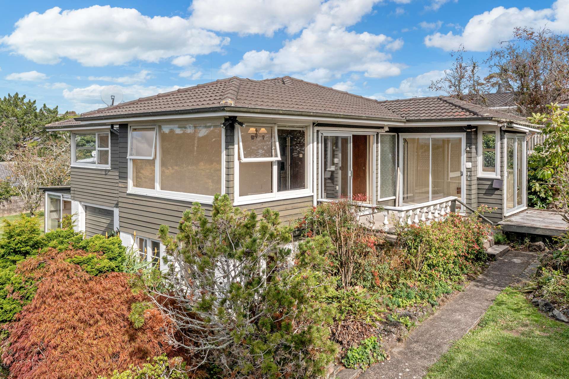 63 Advene Road photo 3