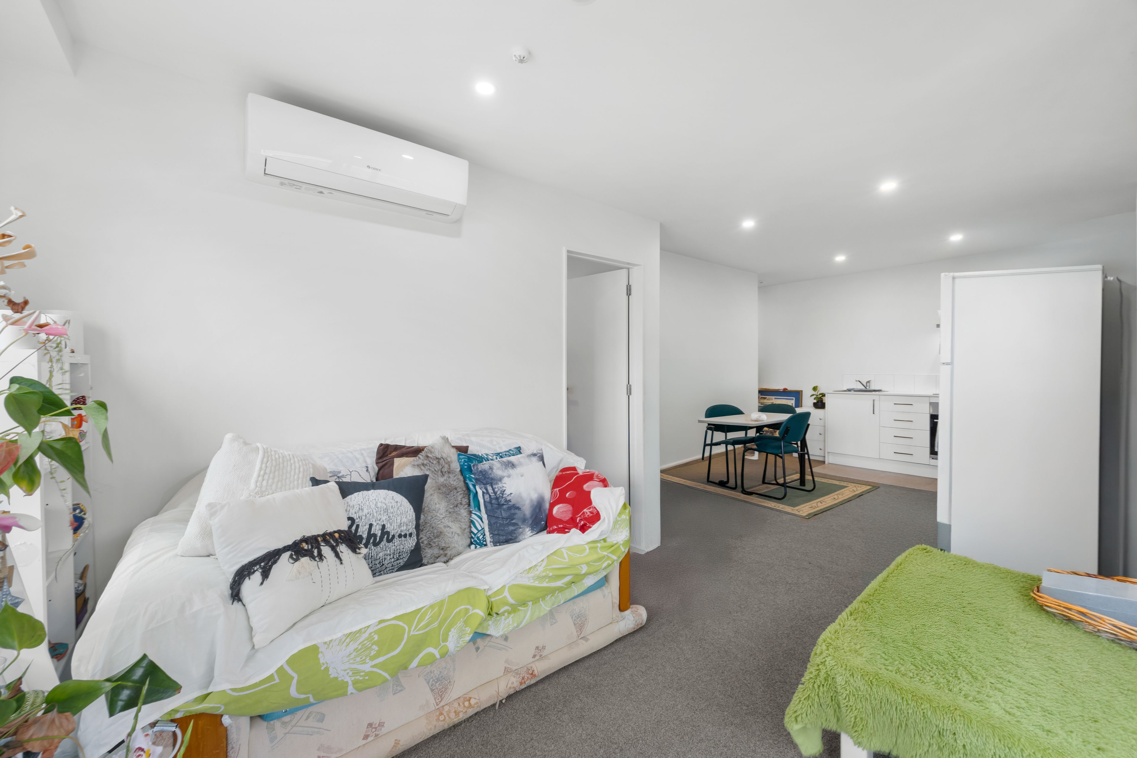 G02/28C Eileen Newey Place, Henderson, Waitakere City