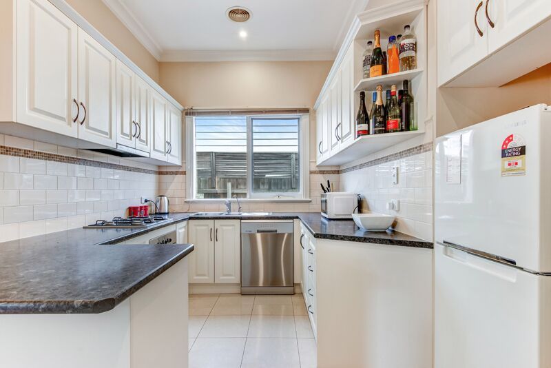 18 Walker Street, Rippleside, VIC 3215
