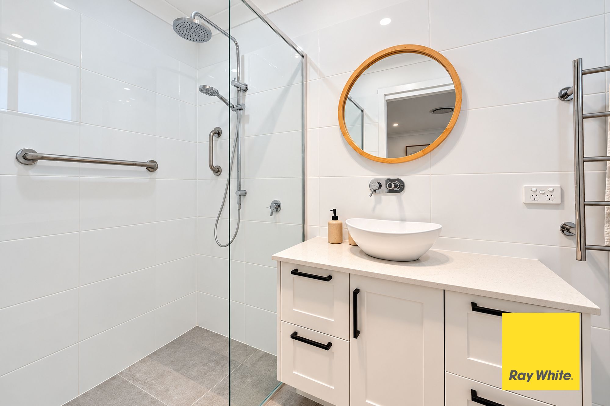 1/11-13 Victoria Road — photo 12 of 25