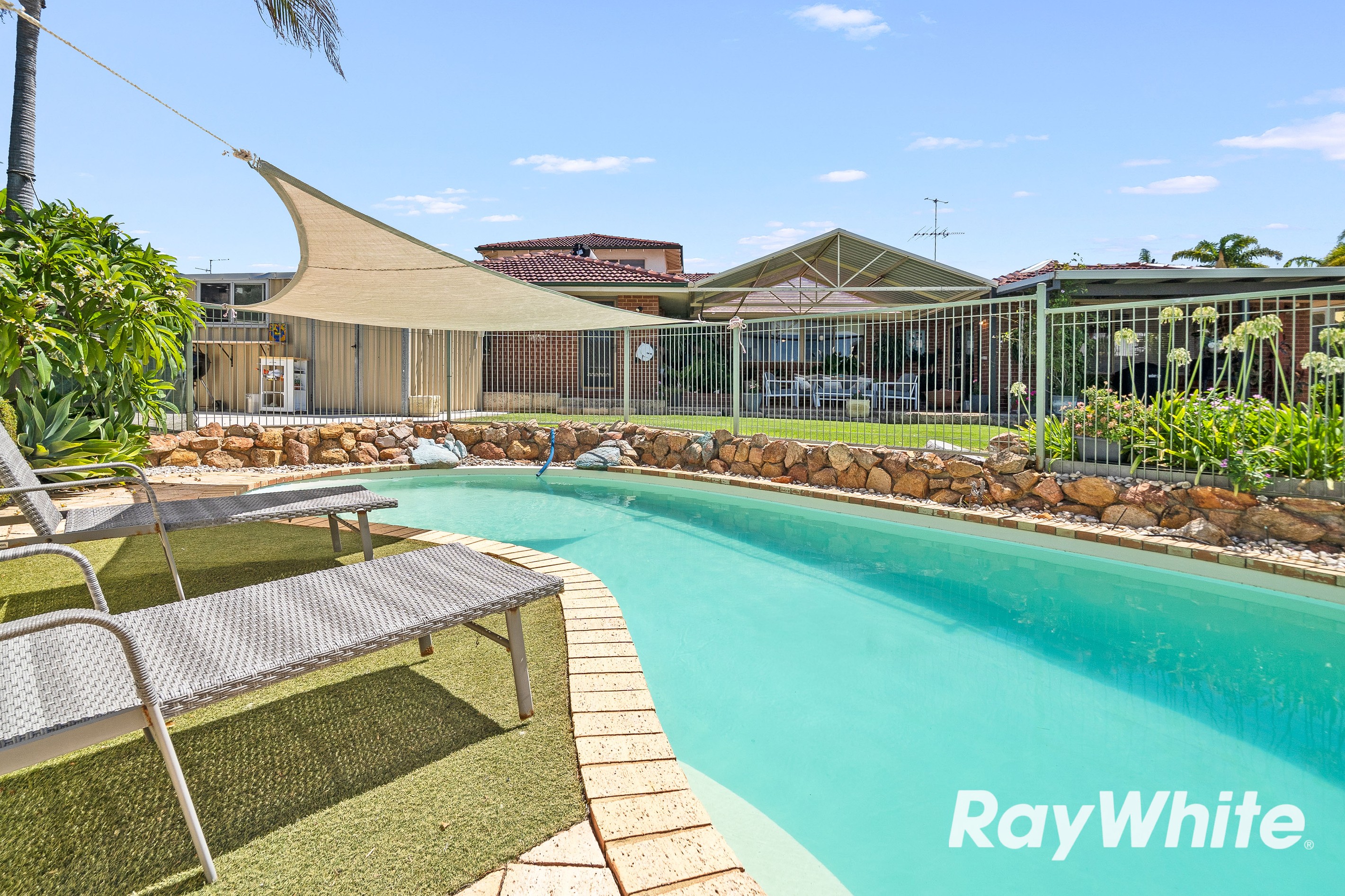 2 Nutans Court, Halls Head, WA 6210