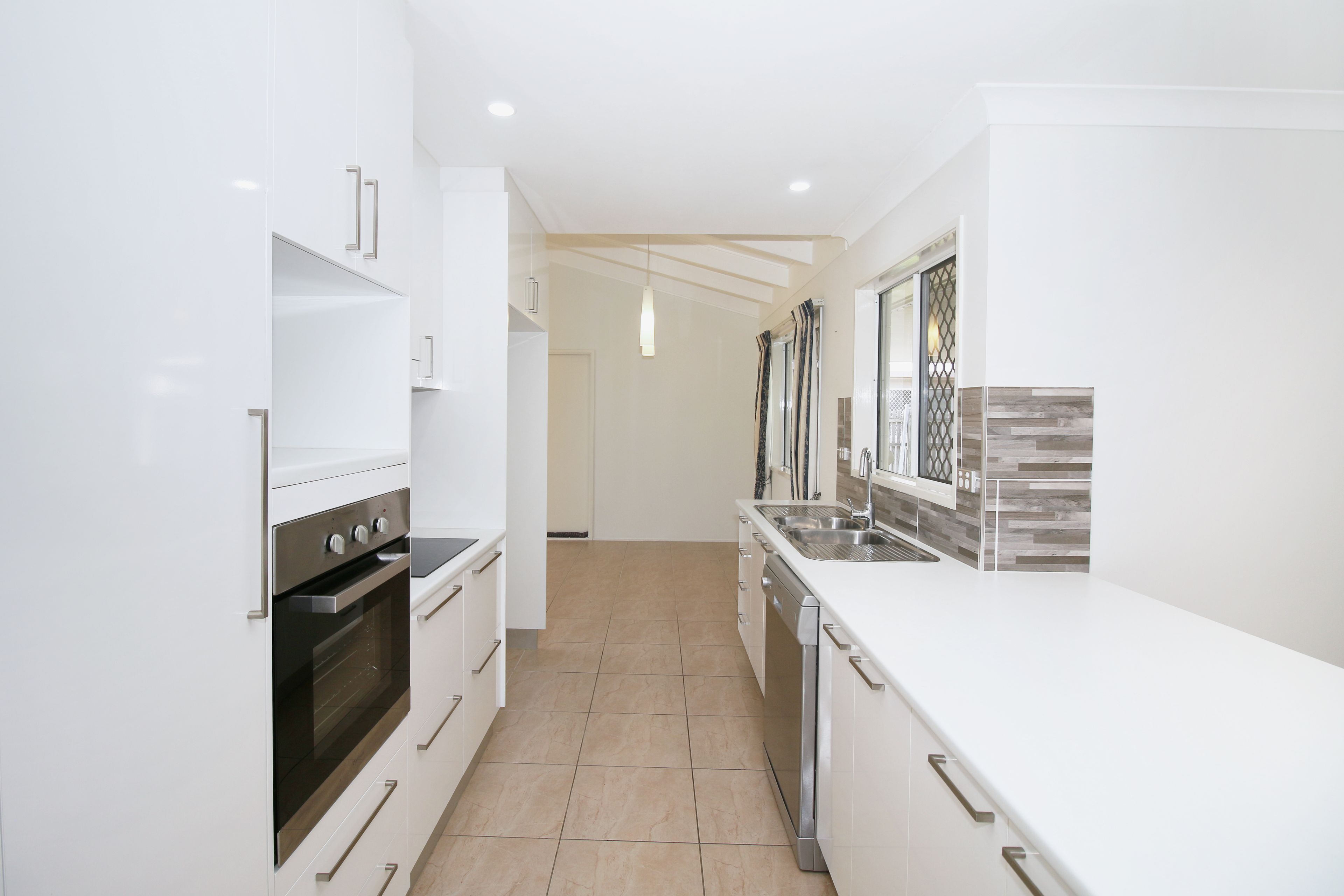 5 Sandstone Drive, Kirwan, QLD 4817