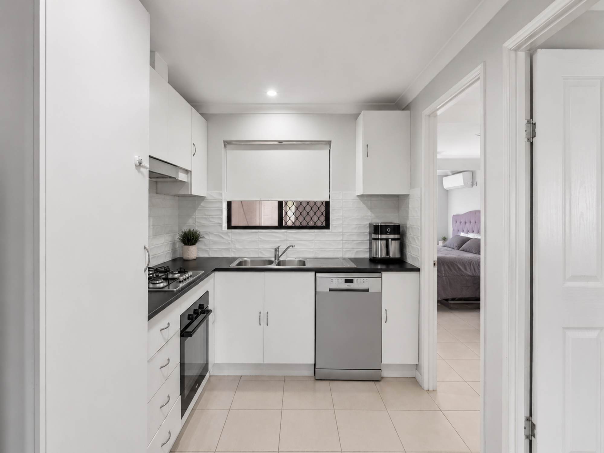 57 Macarthur Crescent — photo 17 of 24