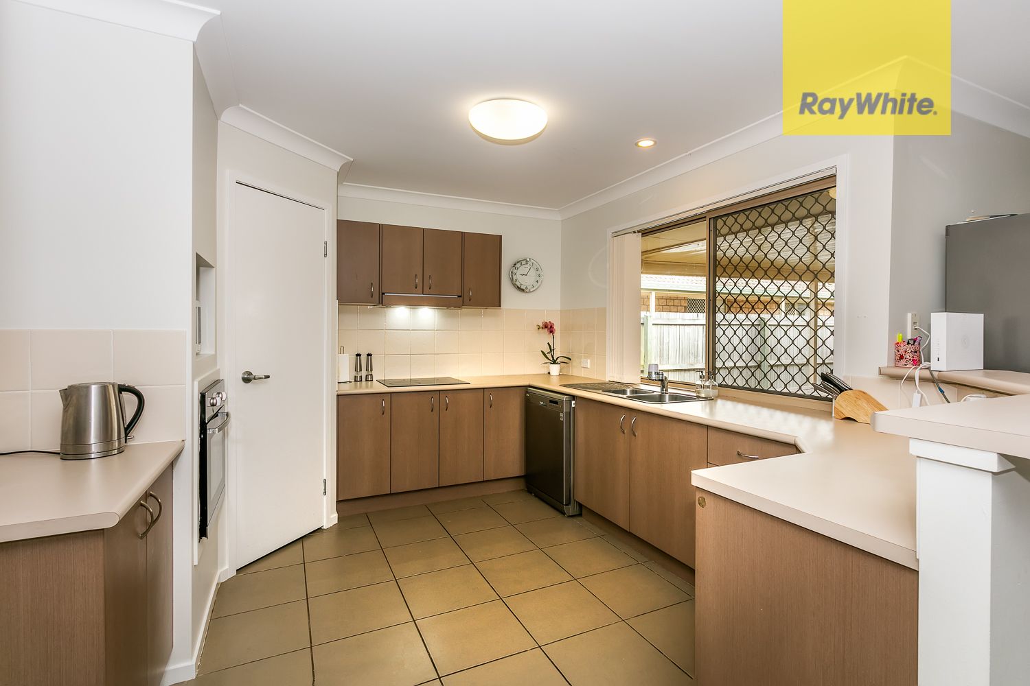 6 Lake Manchester Street, Logan Reserve, QLD 4133