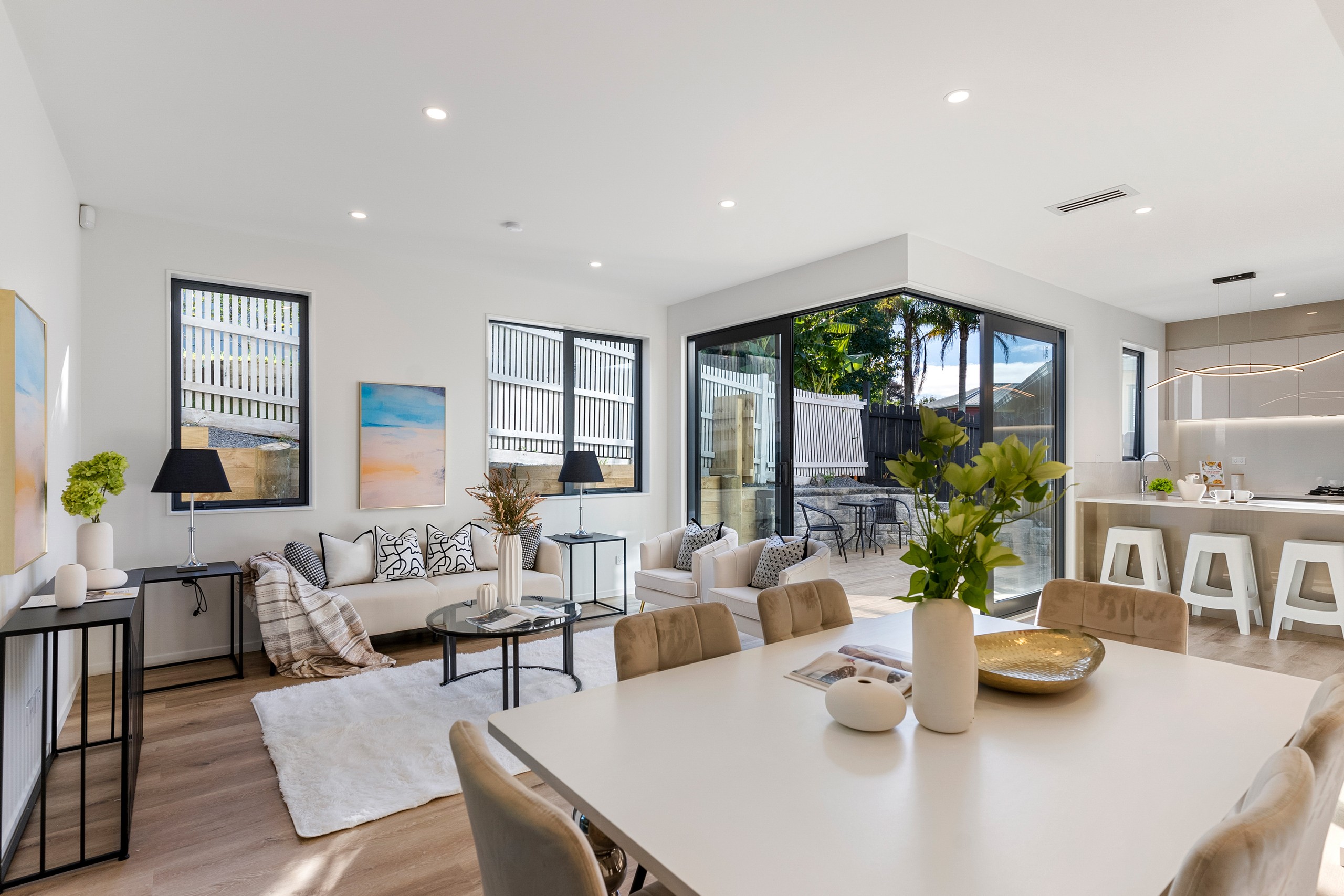 2/32 Caversham Drive, Torbay, North Shore City