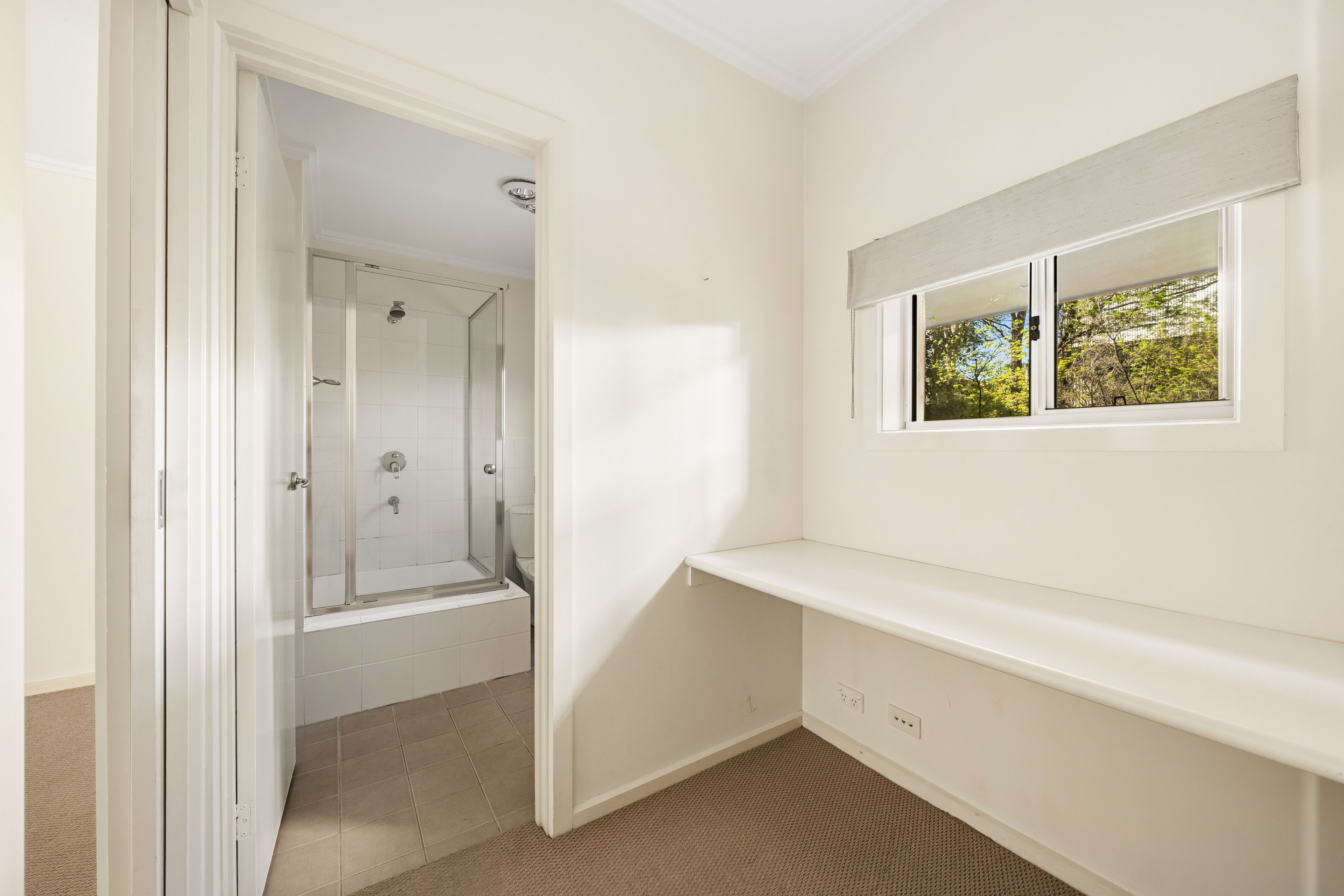 7/123 Lowanna Street — photo 5 of 14