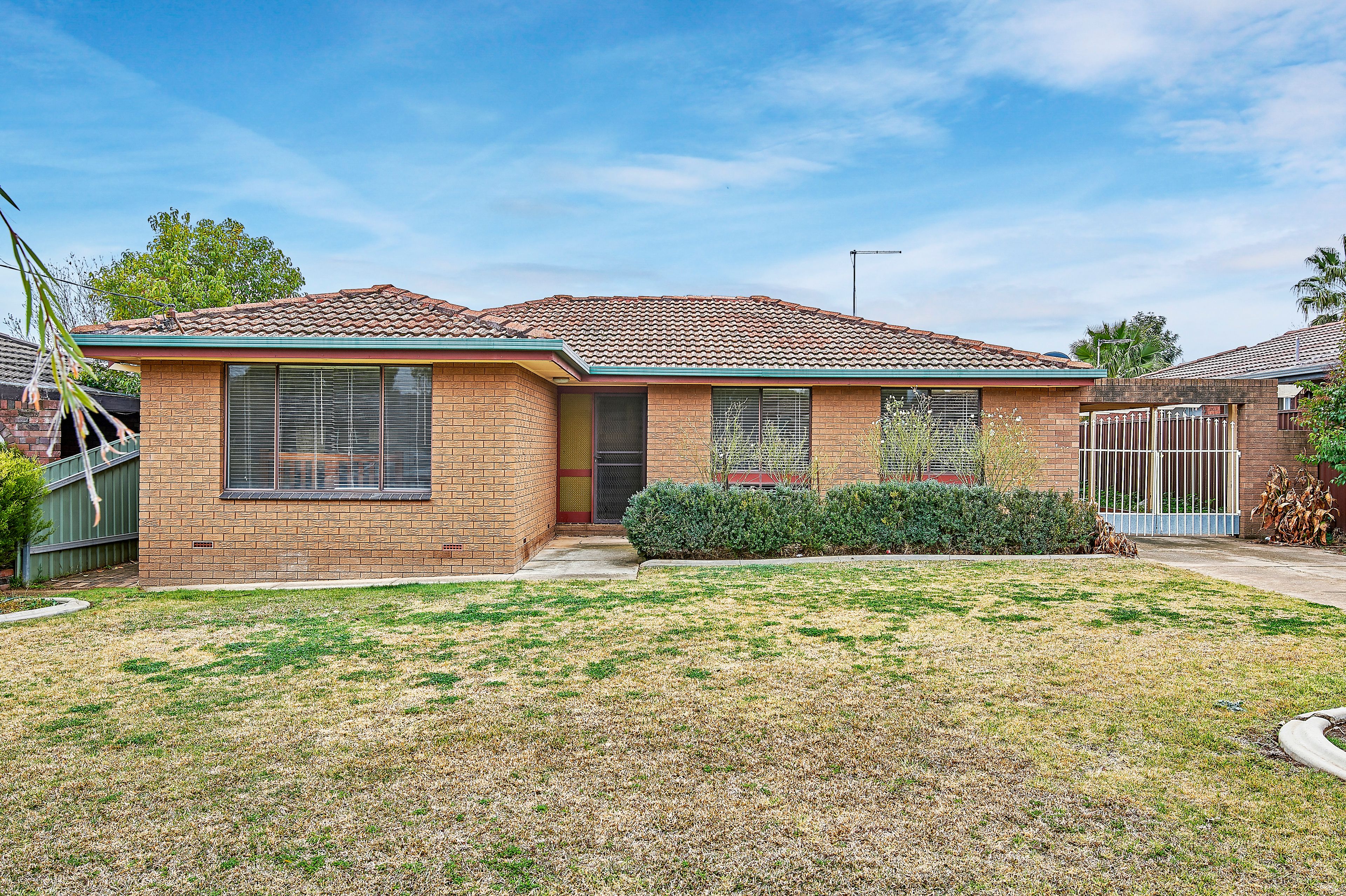 43 Crawford Street, Ashmont, NSW 2650