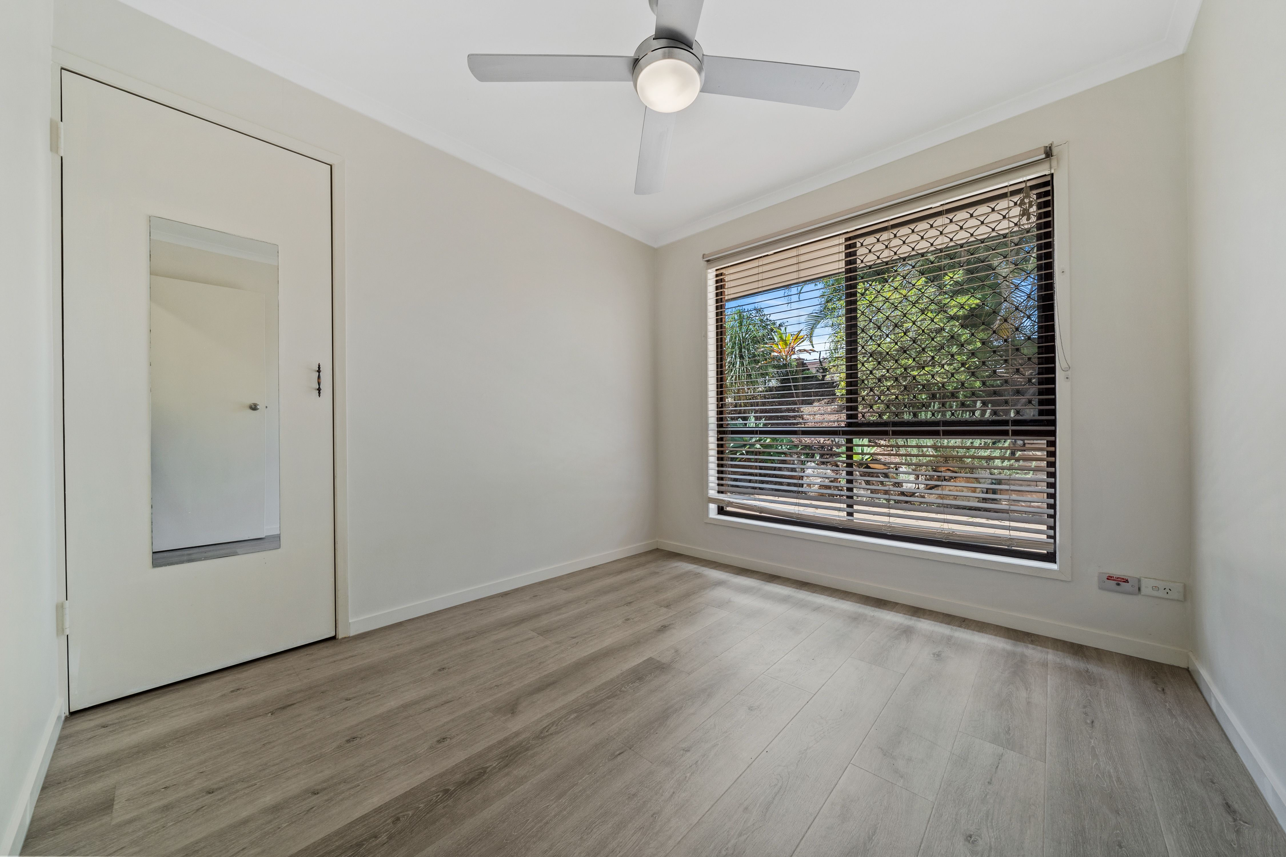 23 Truman Crescent — photo 12 of 20