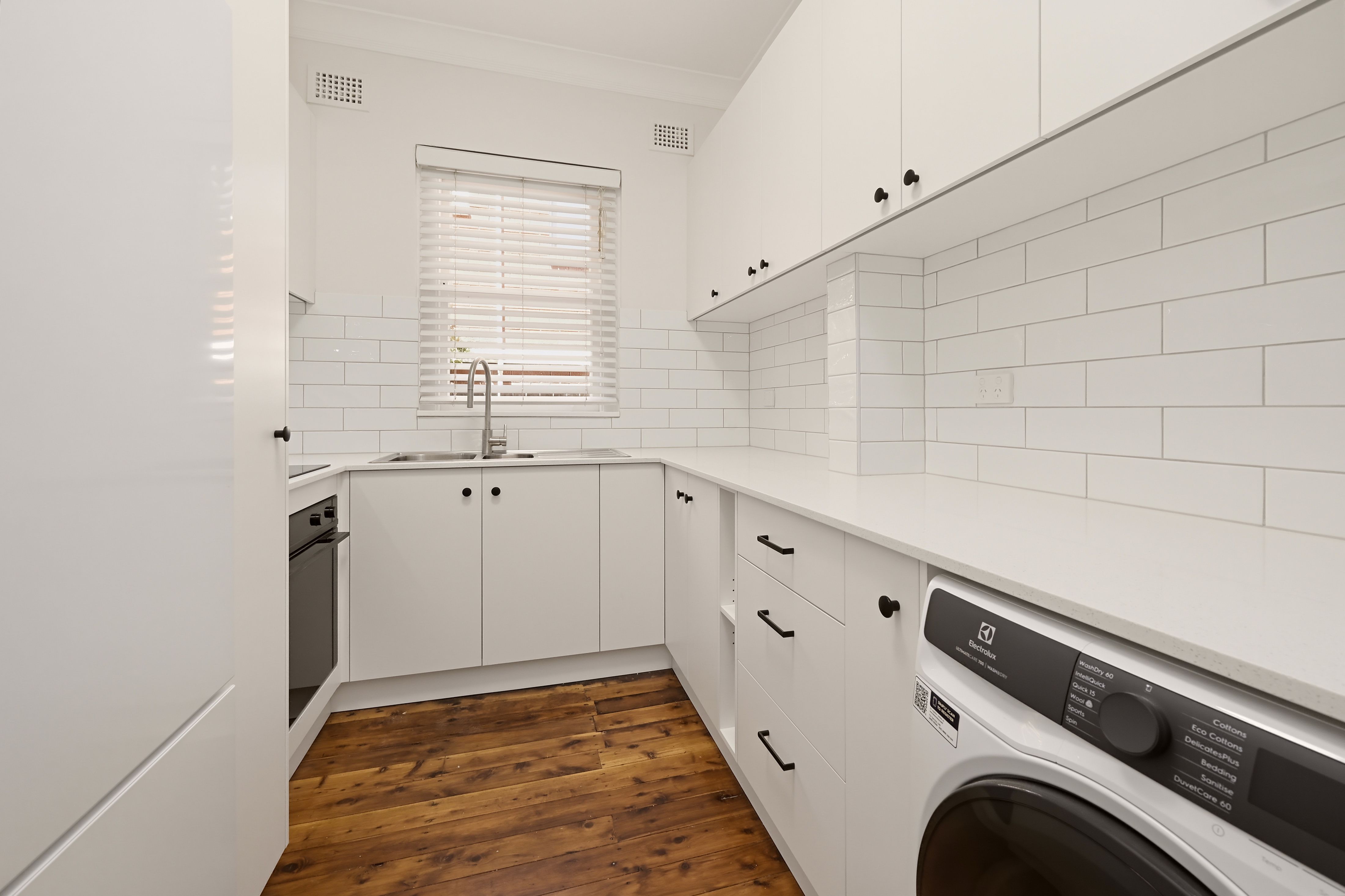 11/12 Dutruc Street — photo from Ray White Park Coast East