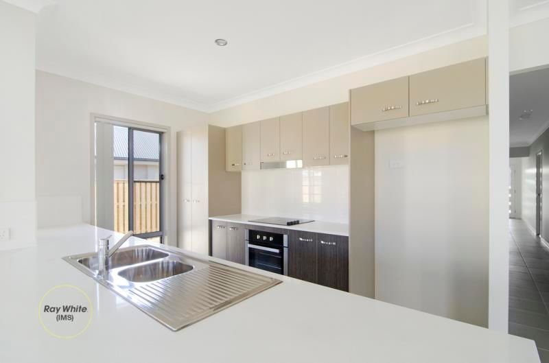15 Stinson Circuit, Coomera, QLD 4209